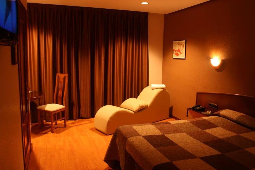 Double Room - Photo 4