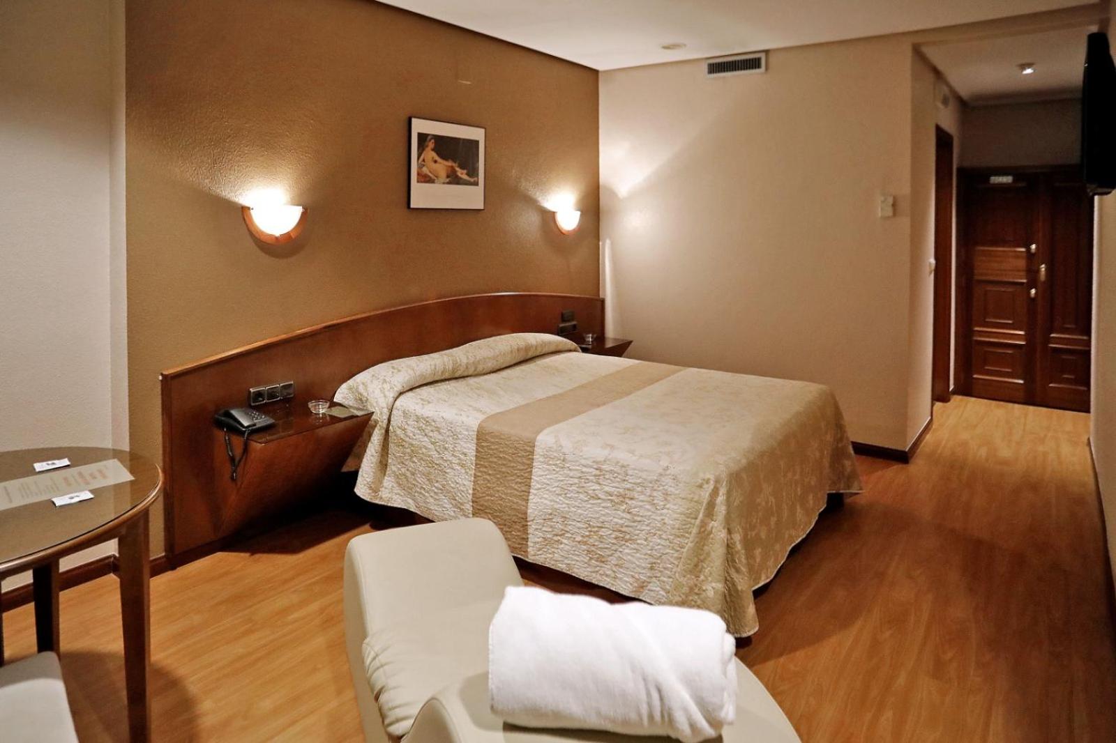Double Room - Photo 1