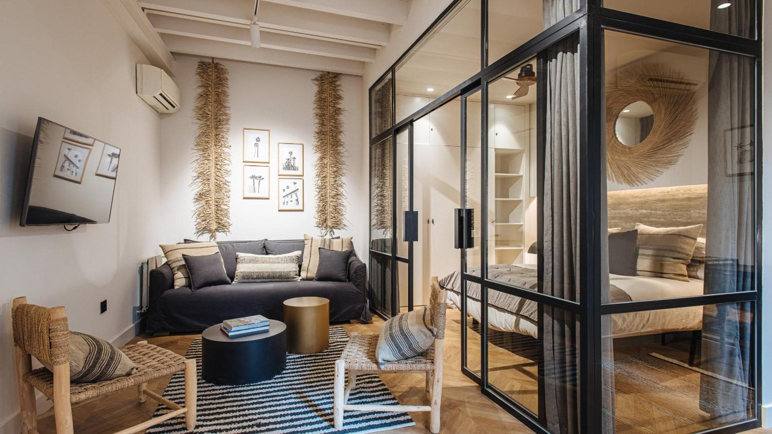 Apartamento de tres dormitorios con patio