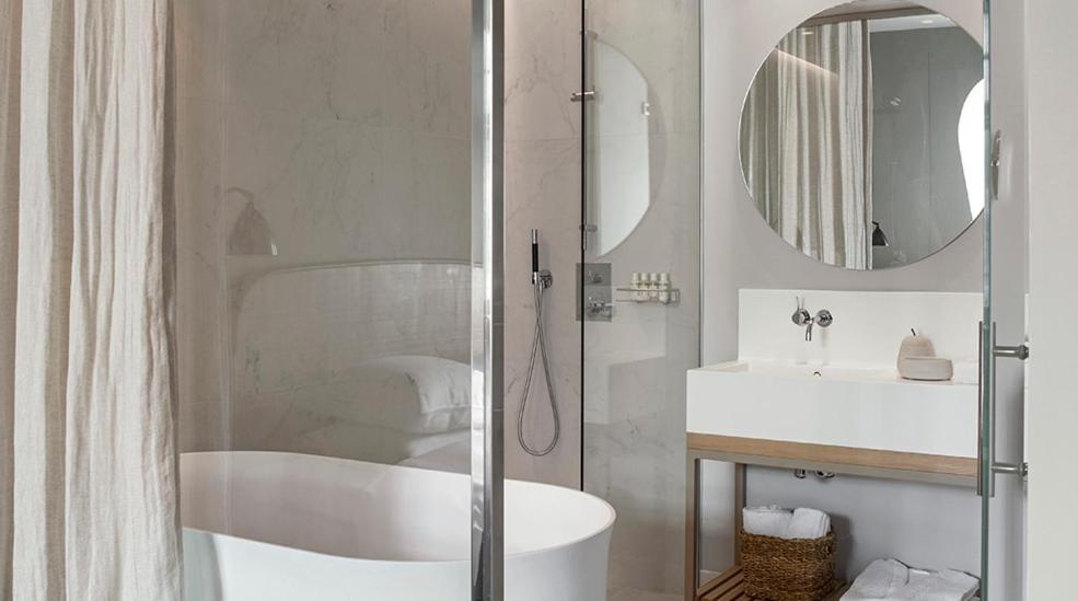 Suite - Photo 2