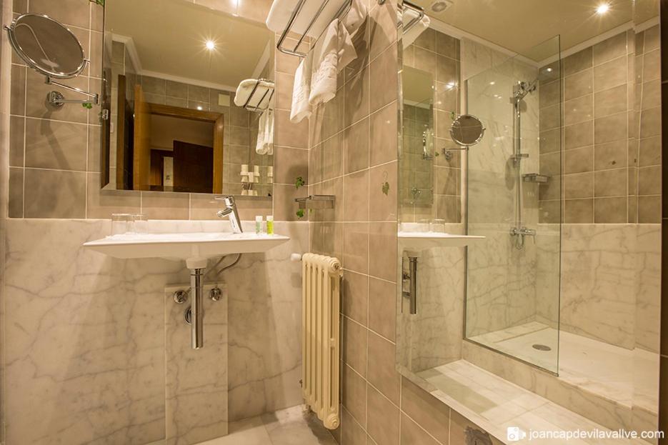 Superior Double or Twin Room photo 3