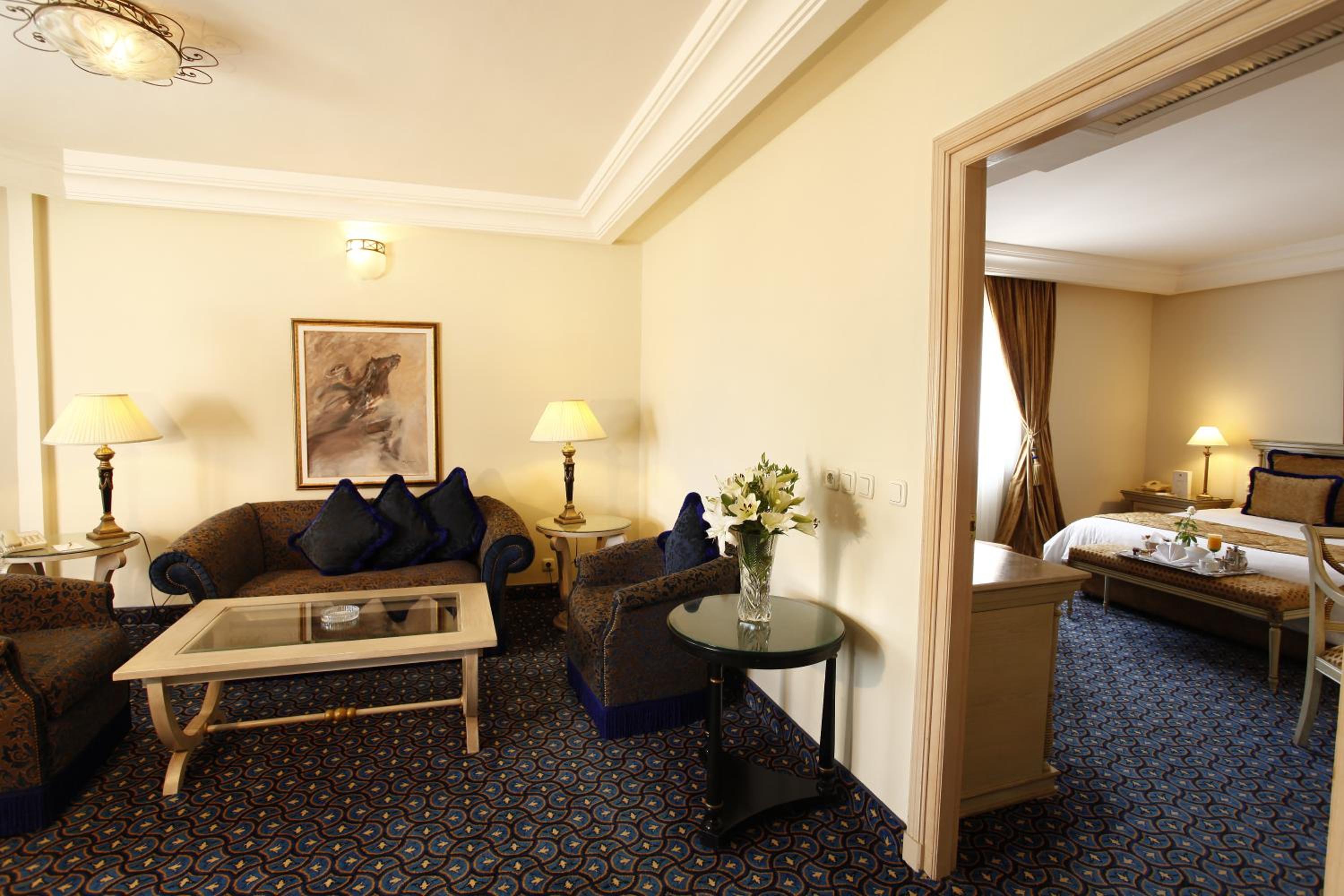 Executive Suite  - Photo 7