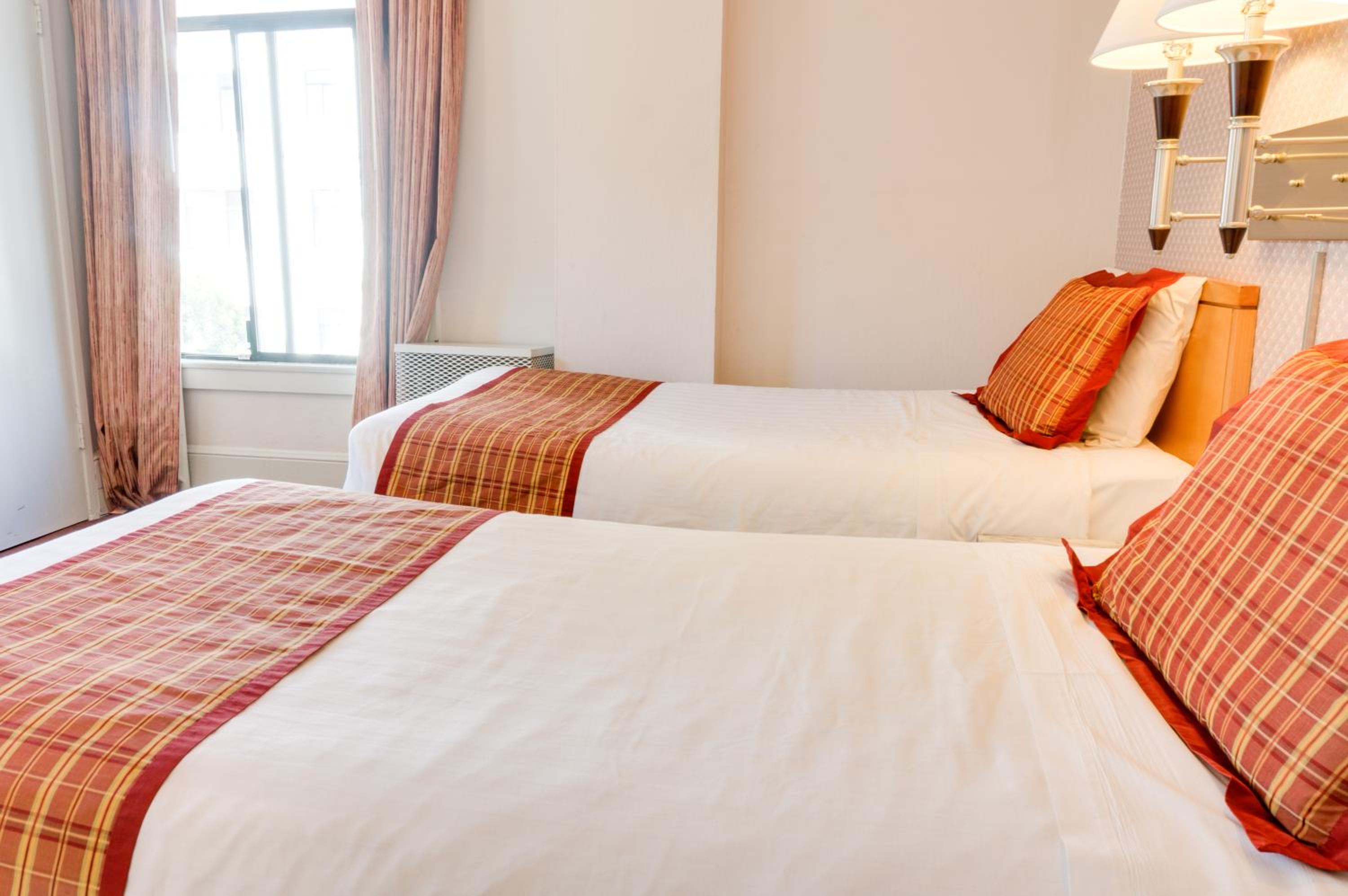 Twin Room - Photo 7