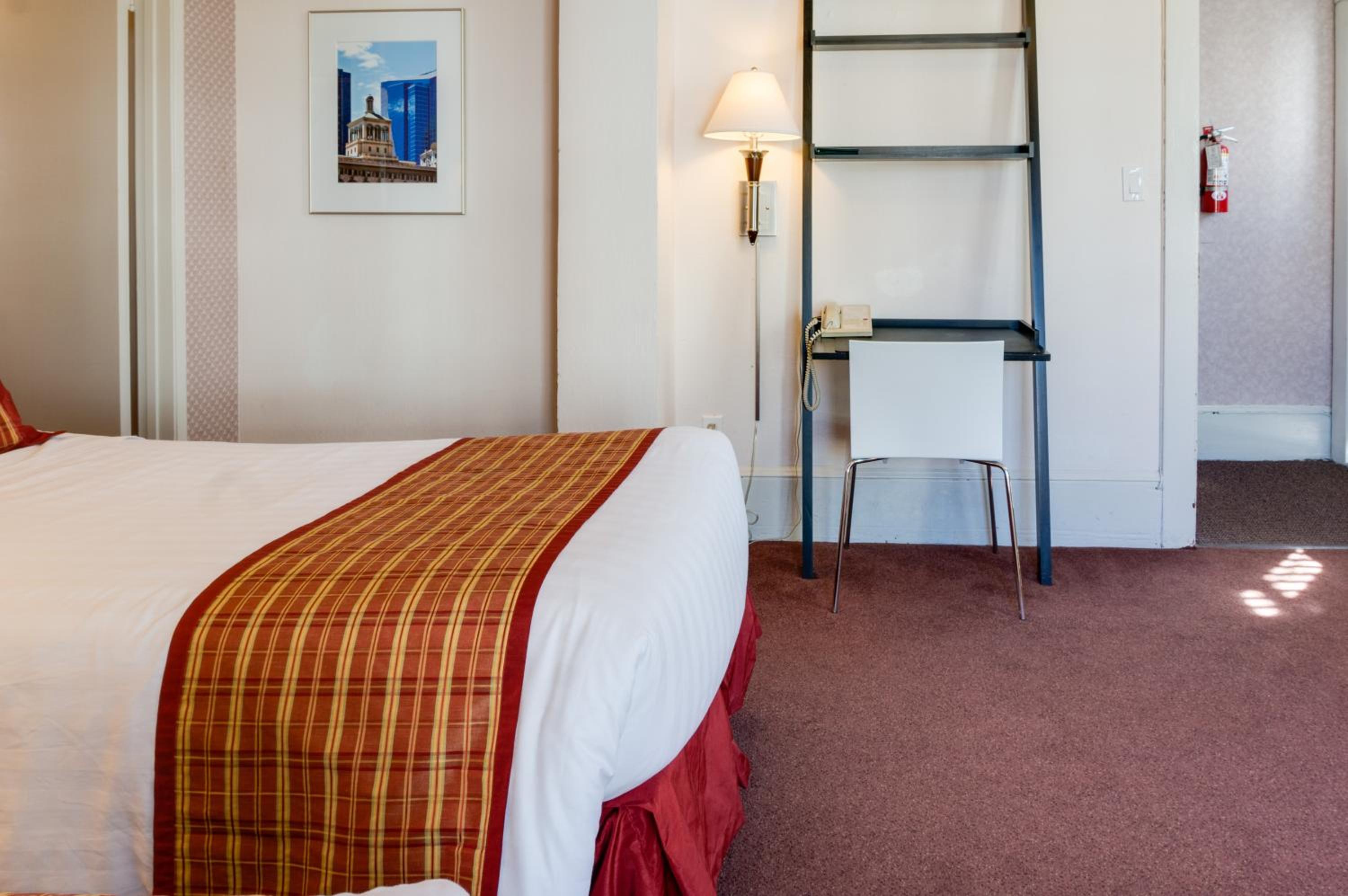 Twin Room - Photo 2