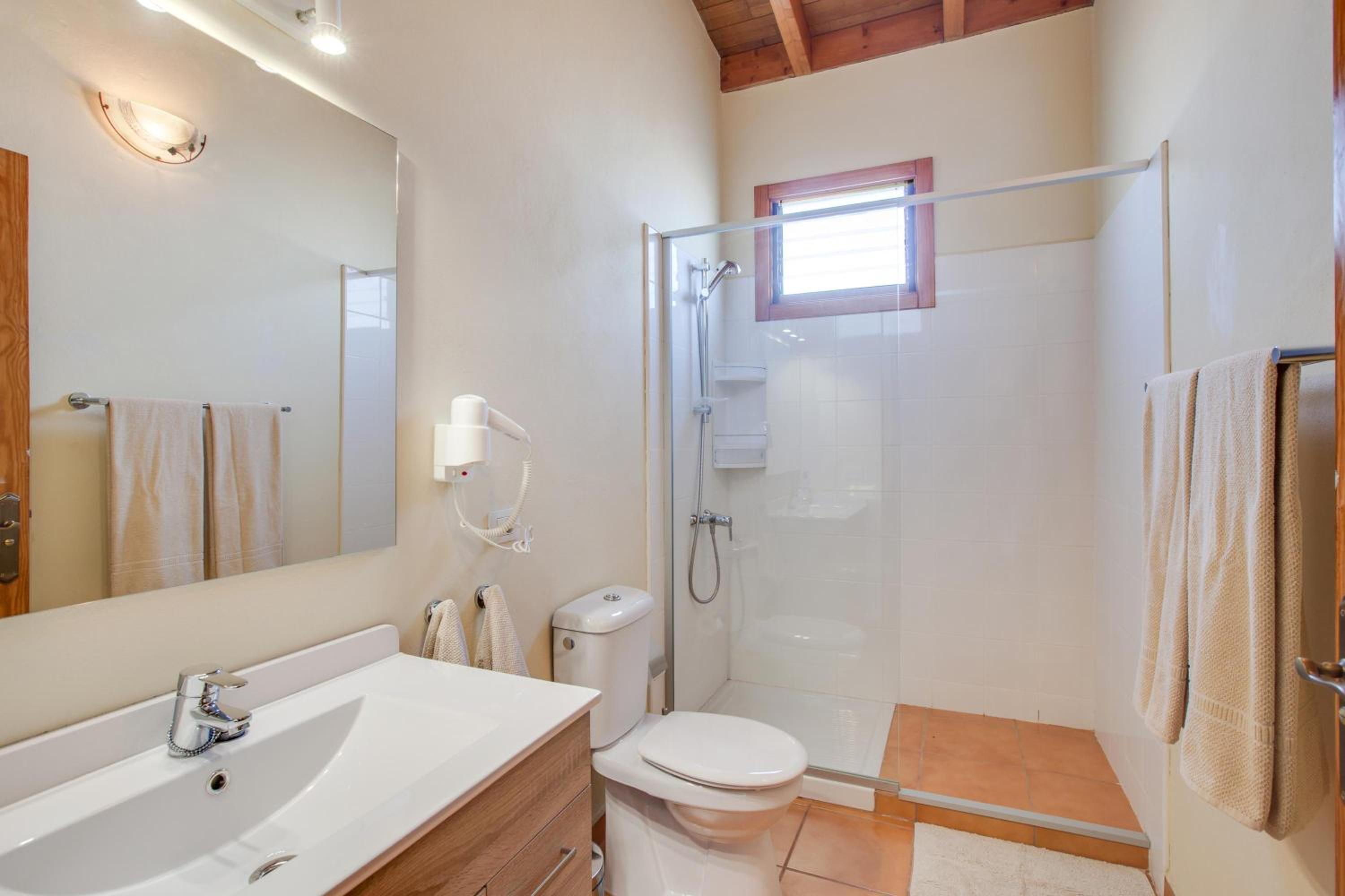 One-Bedroom House thumbnail 5