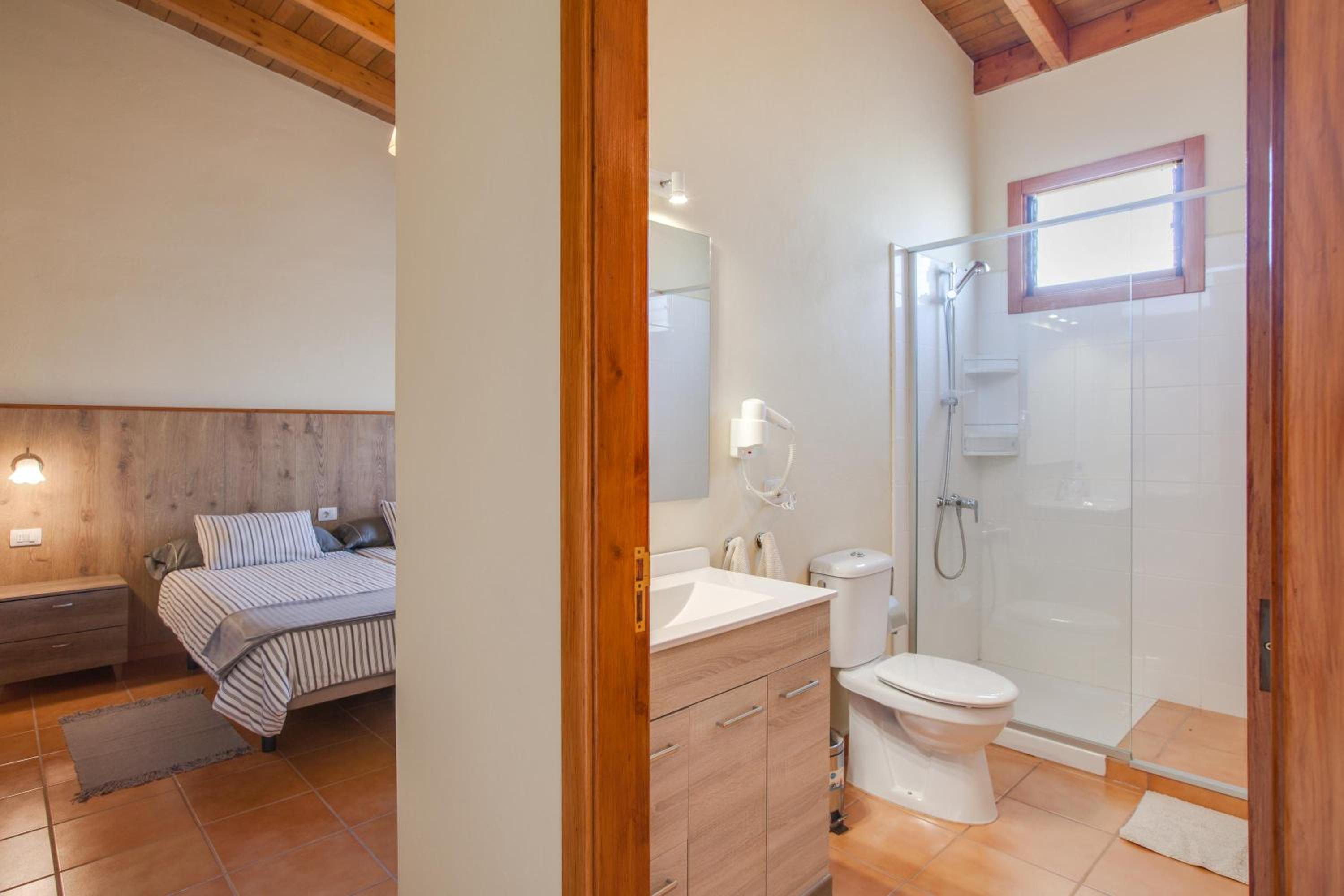 One-Bedroom House - Photo 19