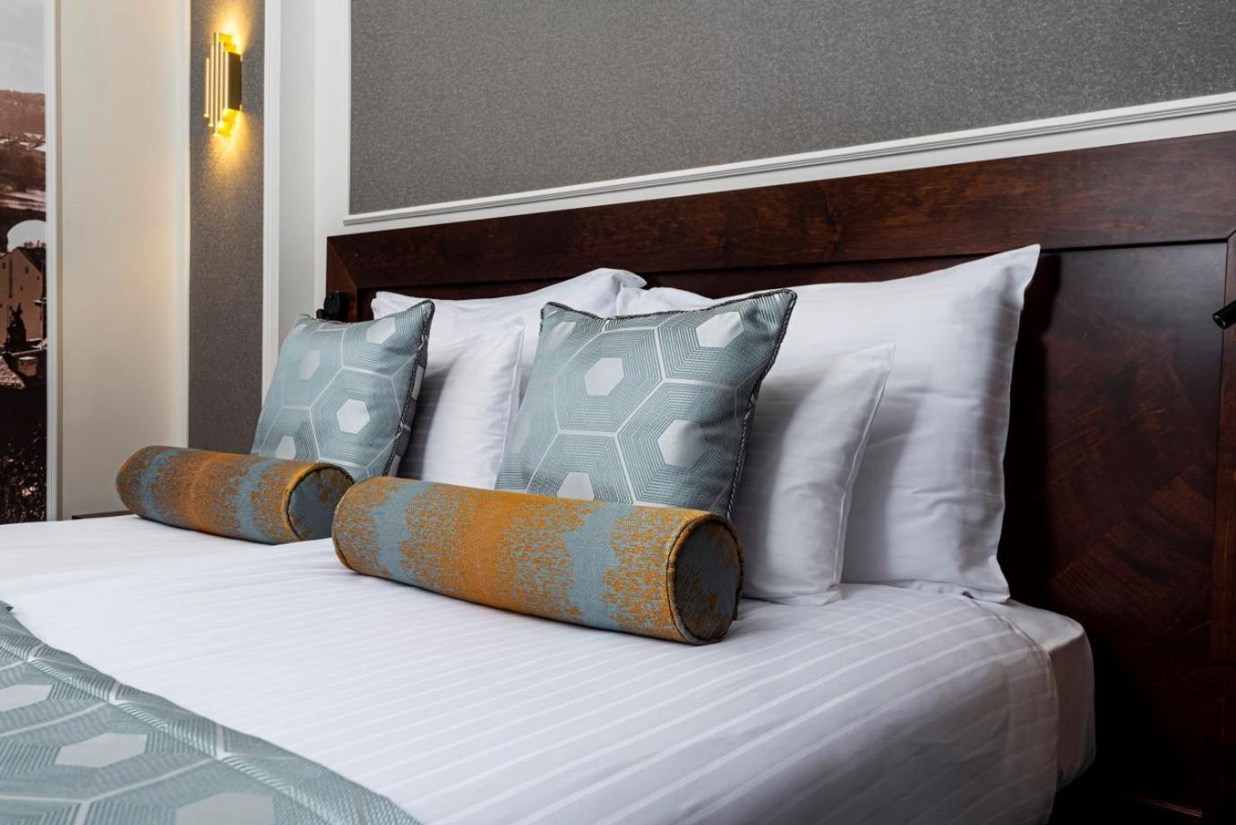 Standard Single Room thumbnail 6