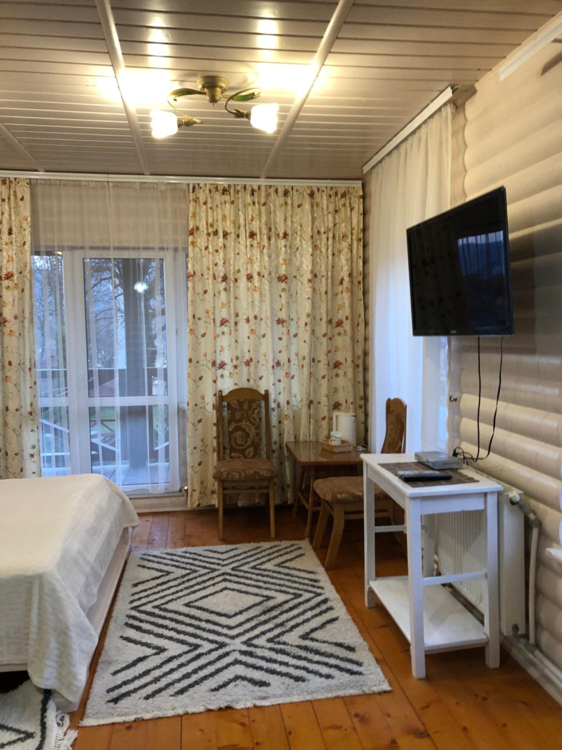 Large Double Room photo 3