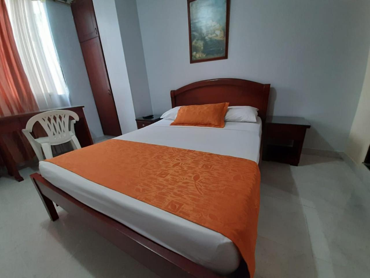 Single Room with Private Bathroom photo 1