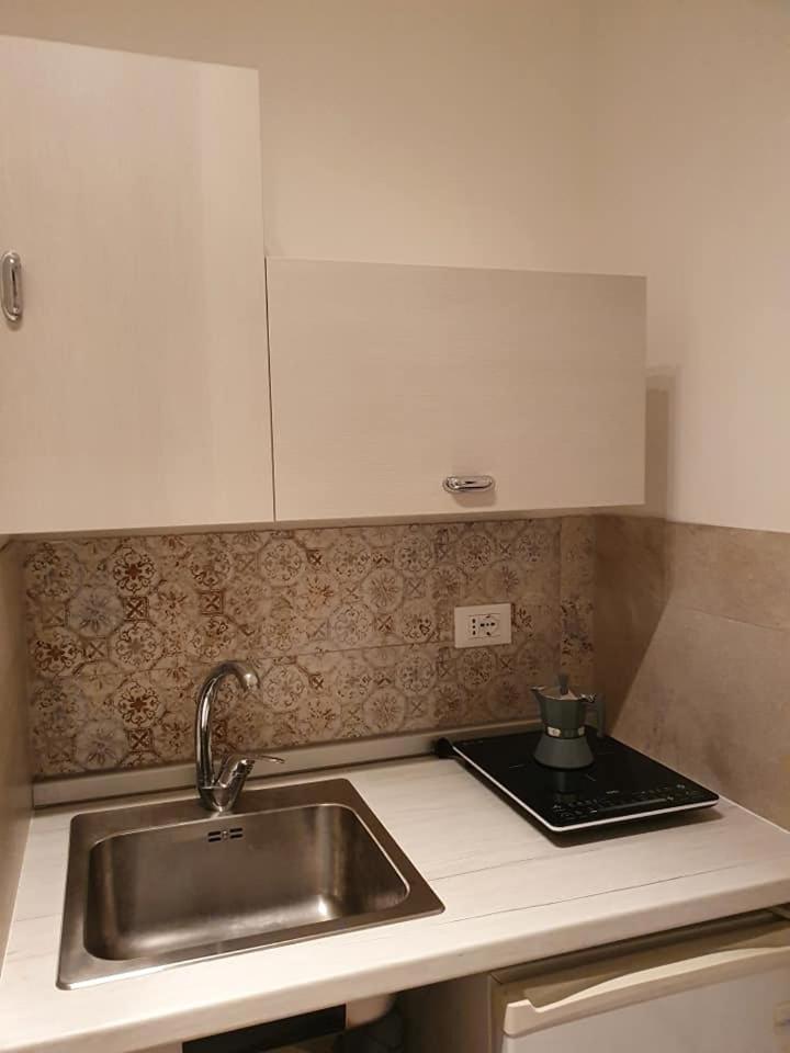 Twin Room - Photo 10