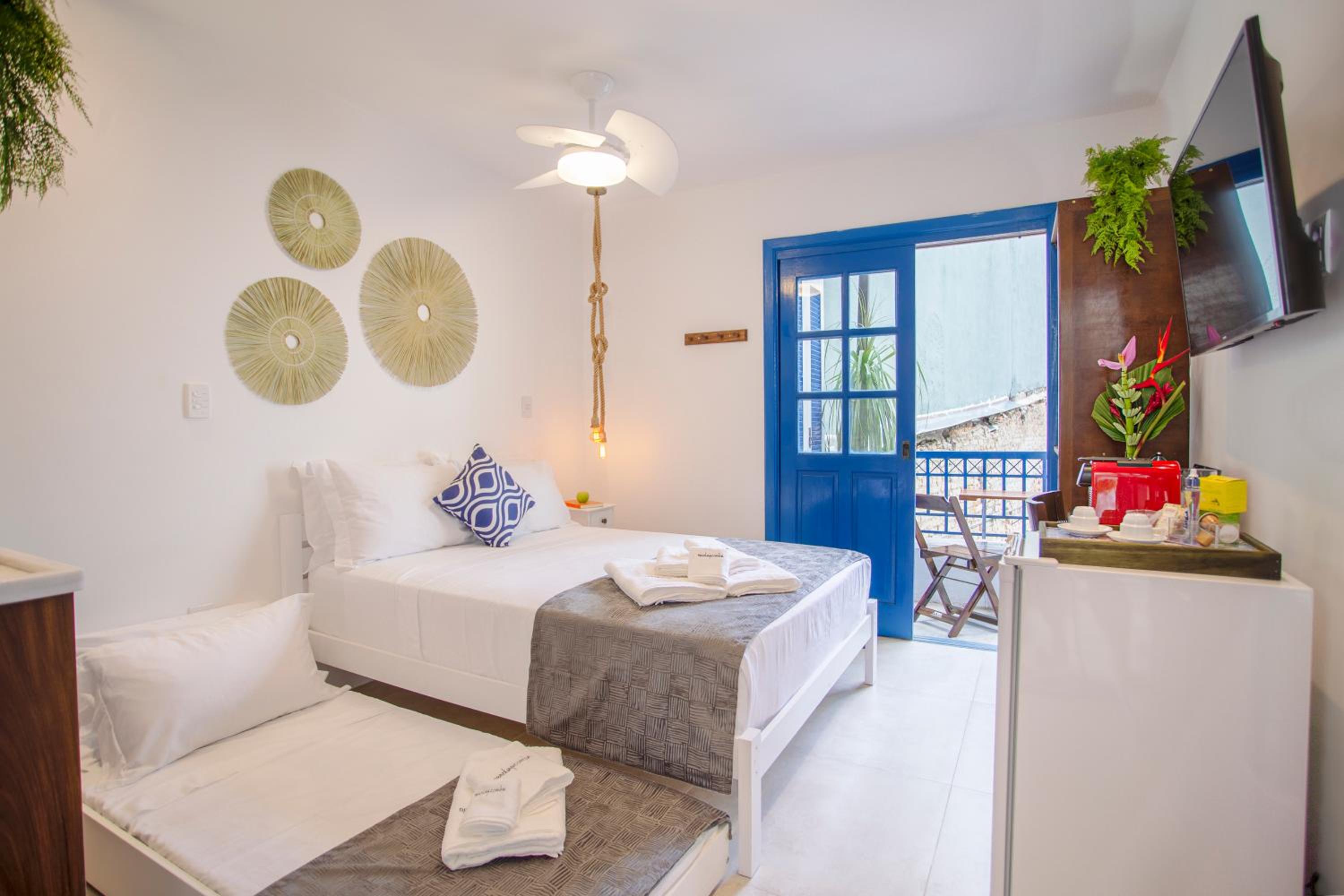 Studio with Balcony - Photo 17