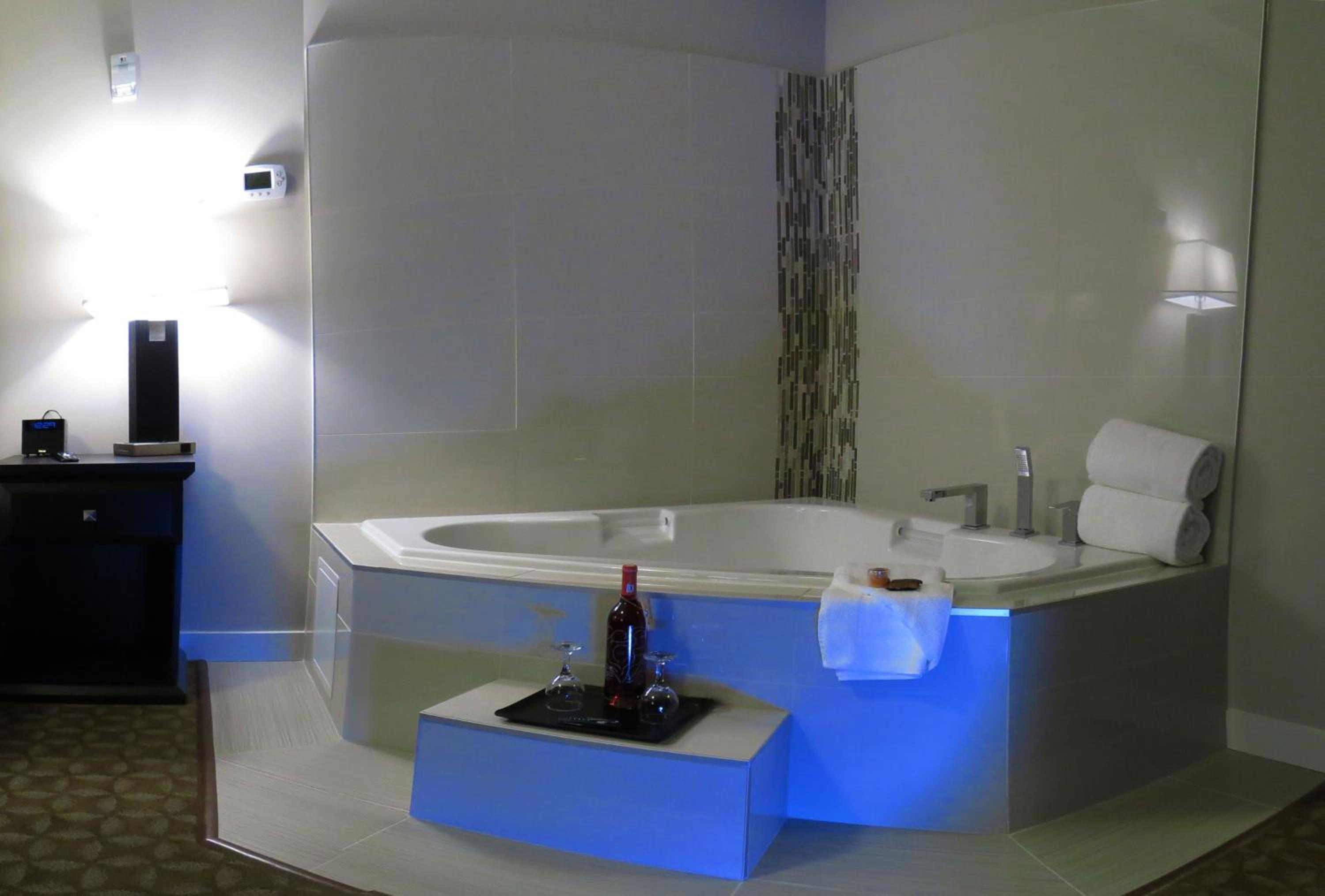 King Room with Spa Bath