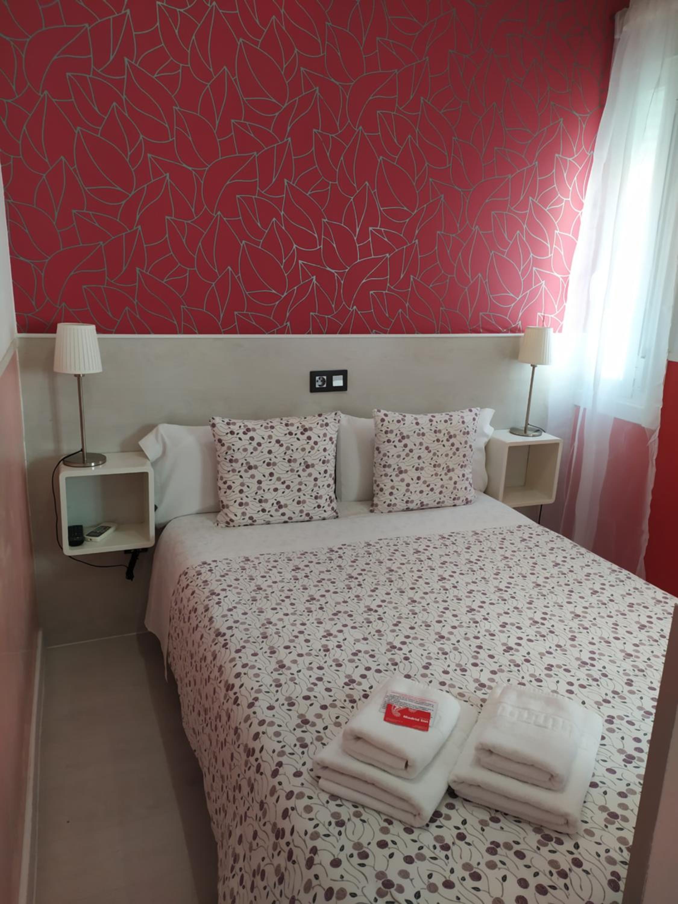 Small Double Room - Photo 18