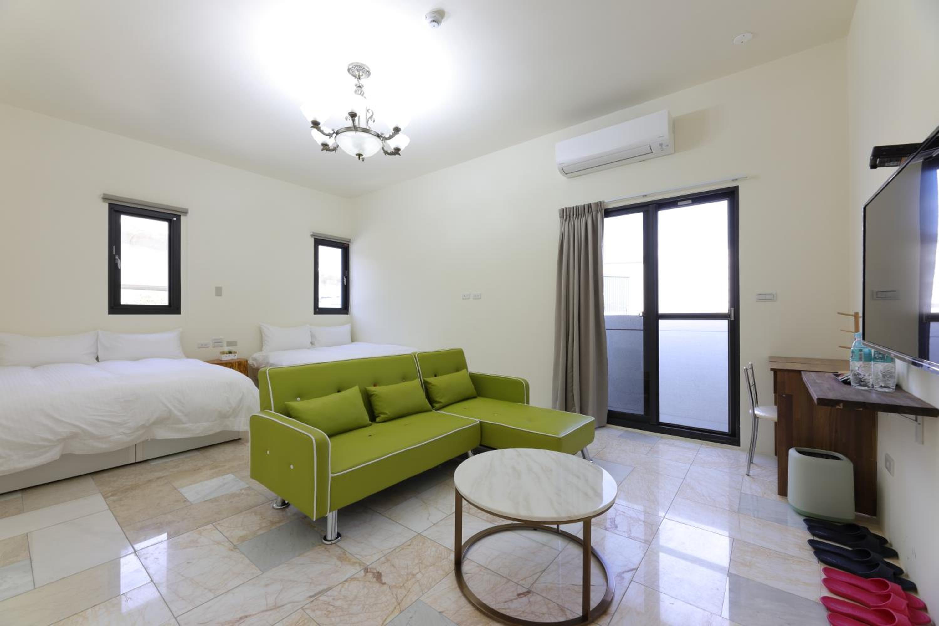 Quadruple Room with Balcony photo 1