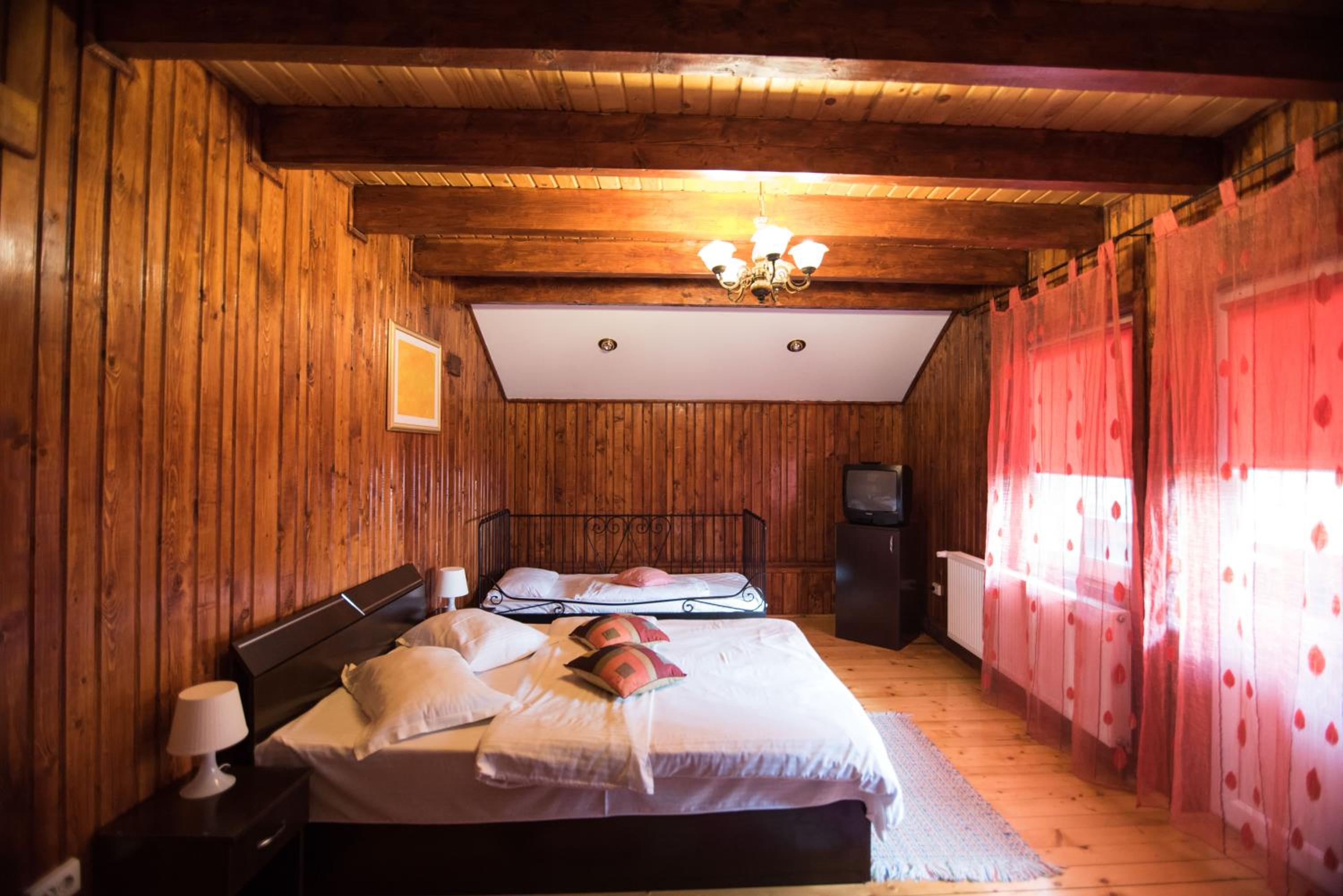Quadruple Room with Private Bathroom photo 2