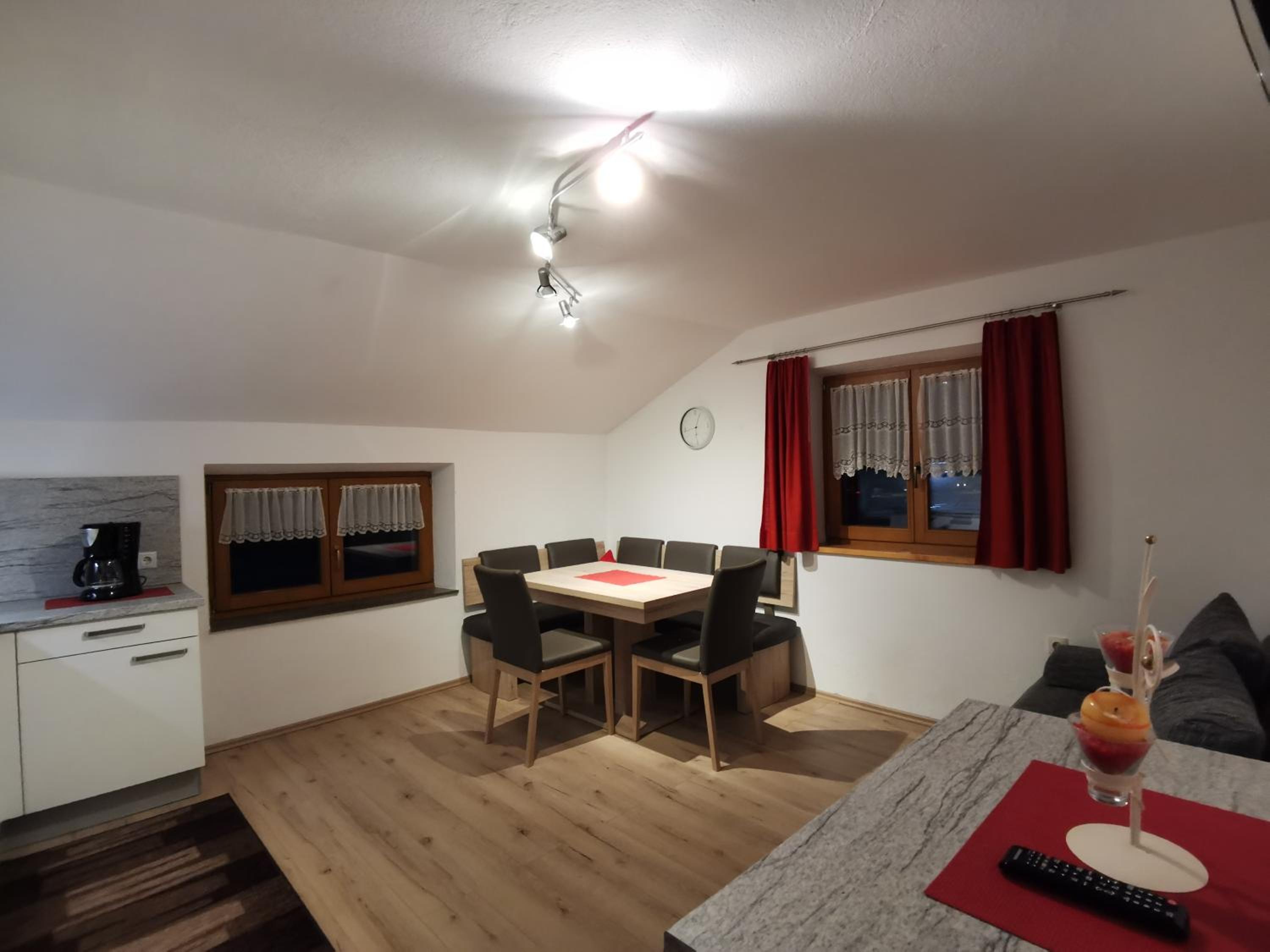 One-Bedroom Apartment with Balcony photo 3