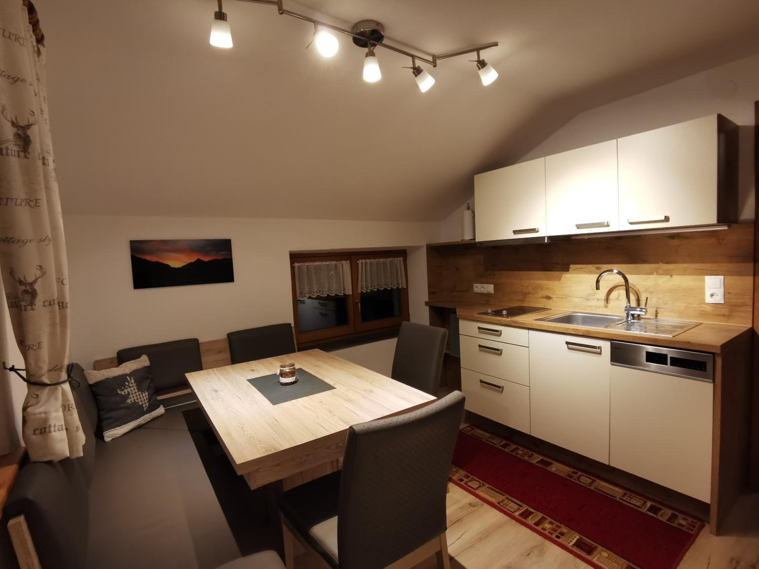 Two-Bedroom Apartment with Balcony photo 3