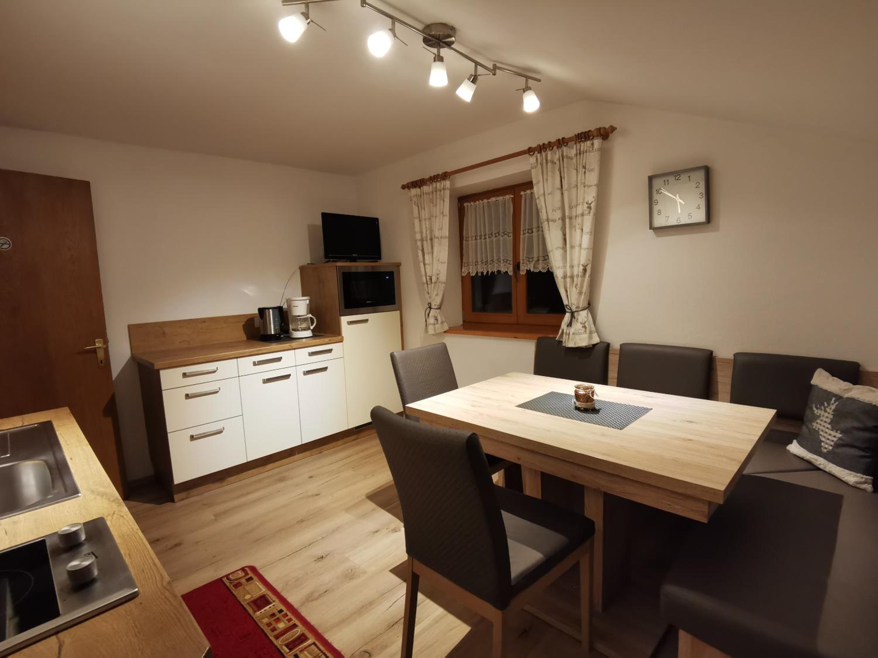 Two-Bedroom Apartment with Balcony photo 2