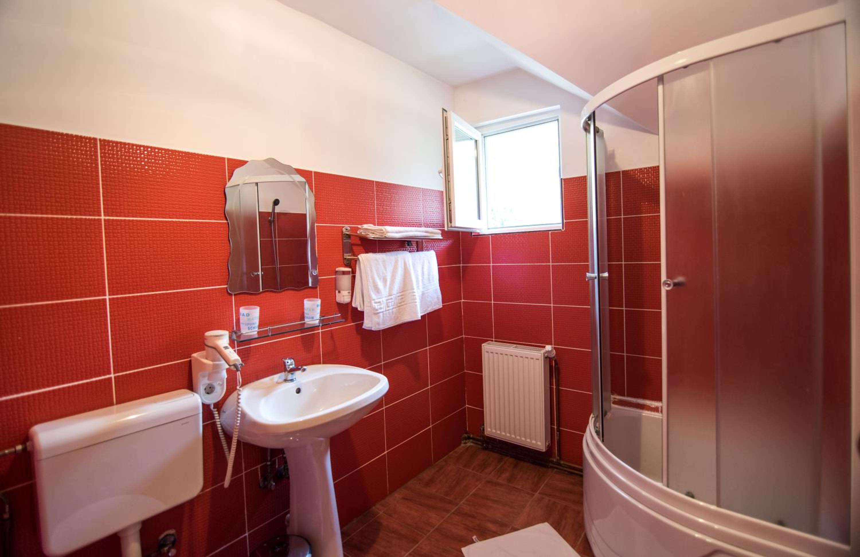 Double Room with Private Bathroom photo 2