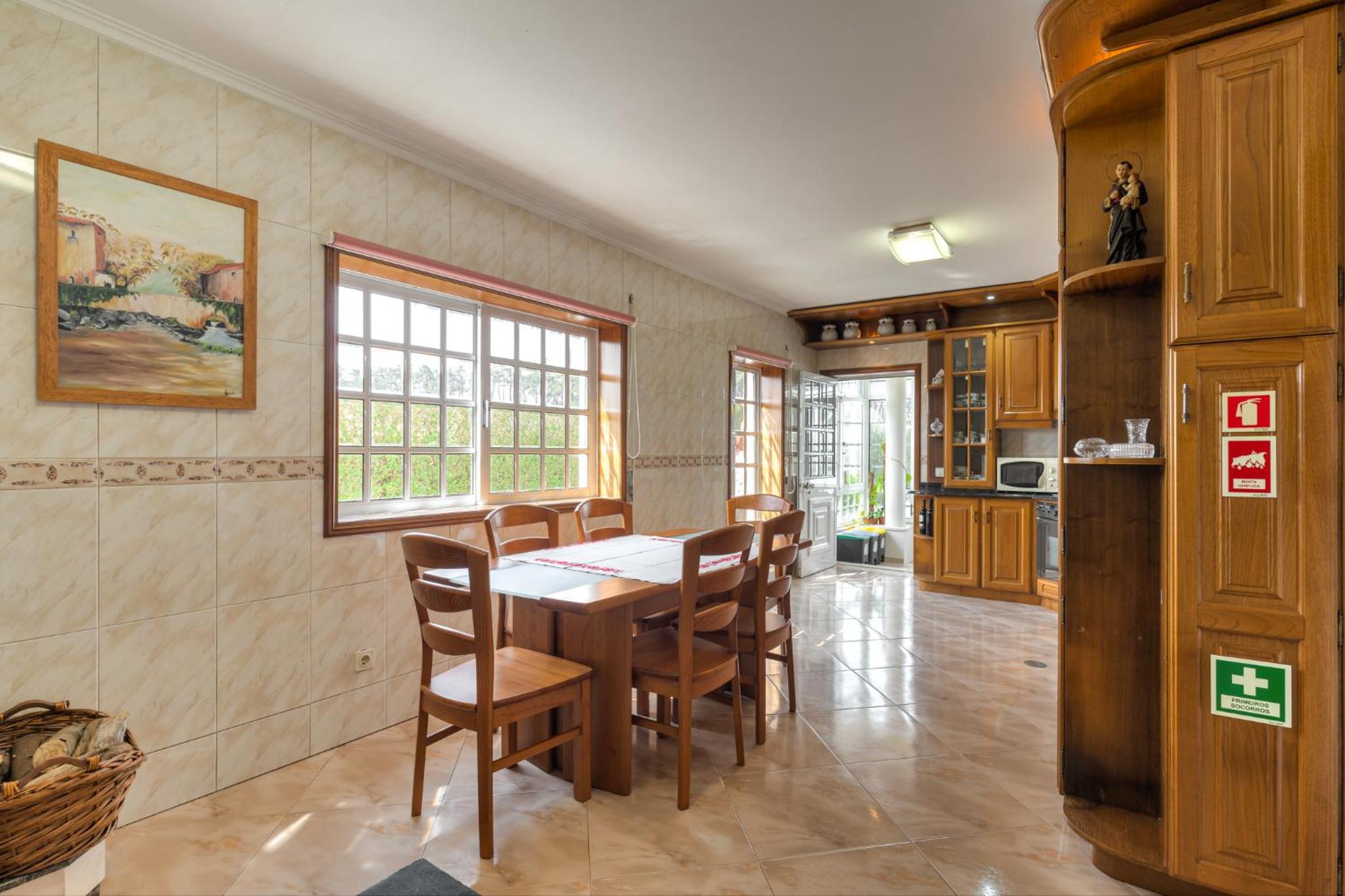 Four-Bedroom House photo 2