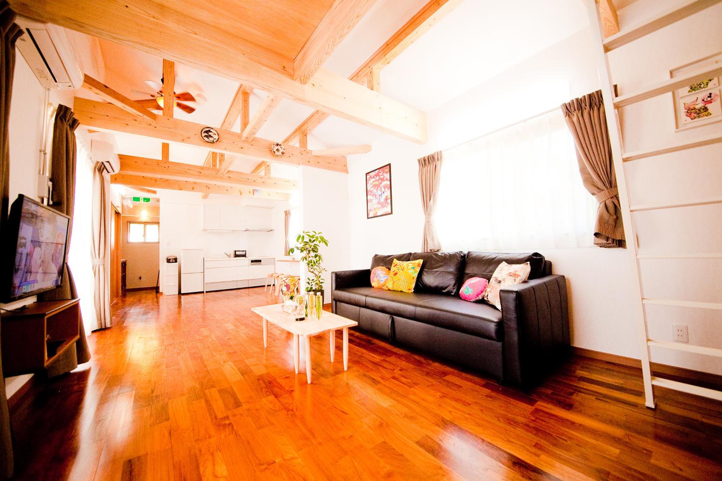 Three-Bedroom Villa - Photo 2
