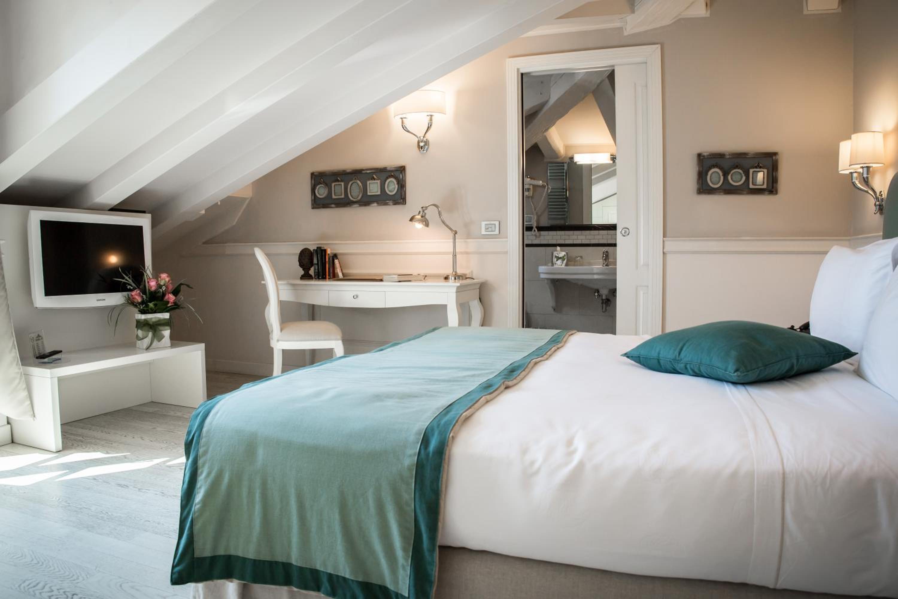 Superior Double Room - Photo 5