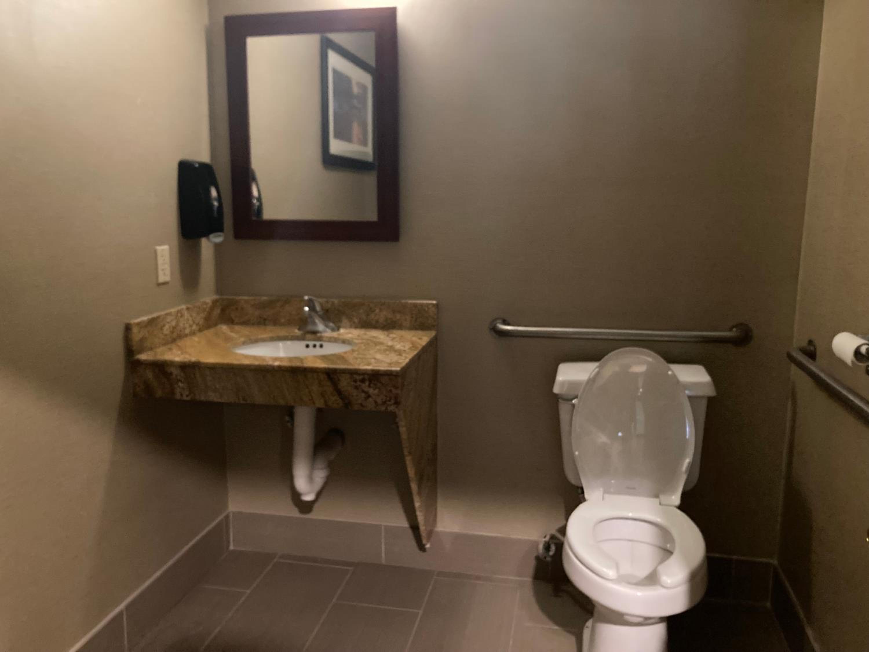 Comfort Inn Wings Stadium, Foto 9