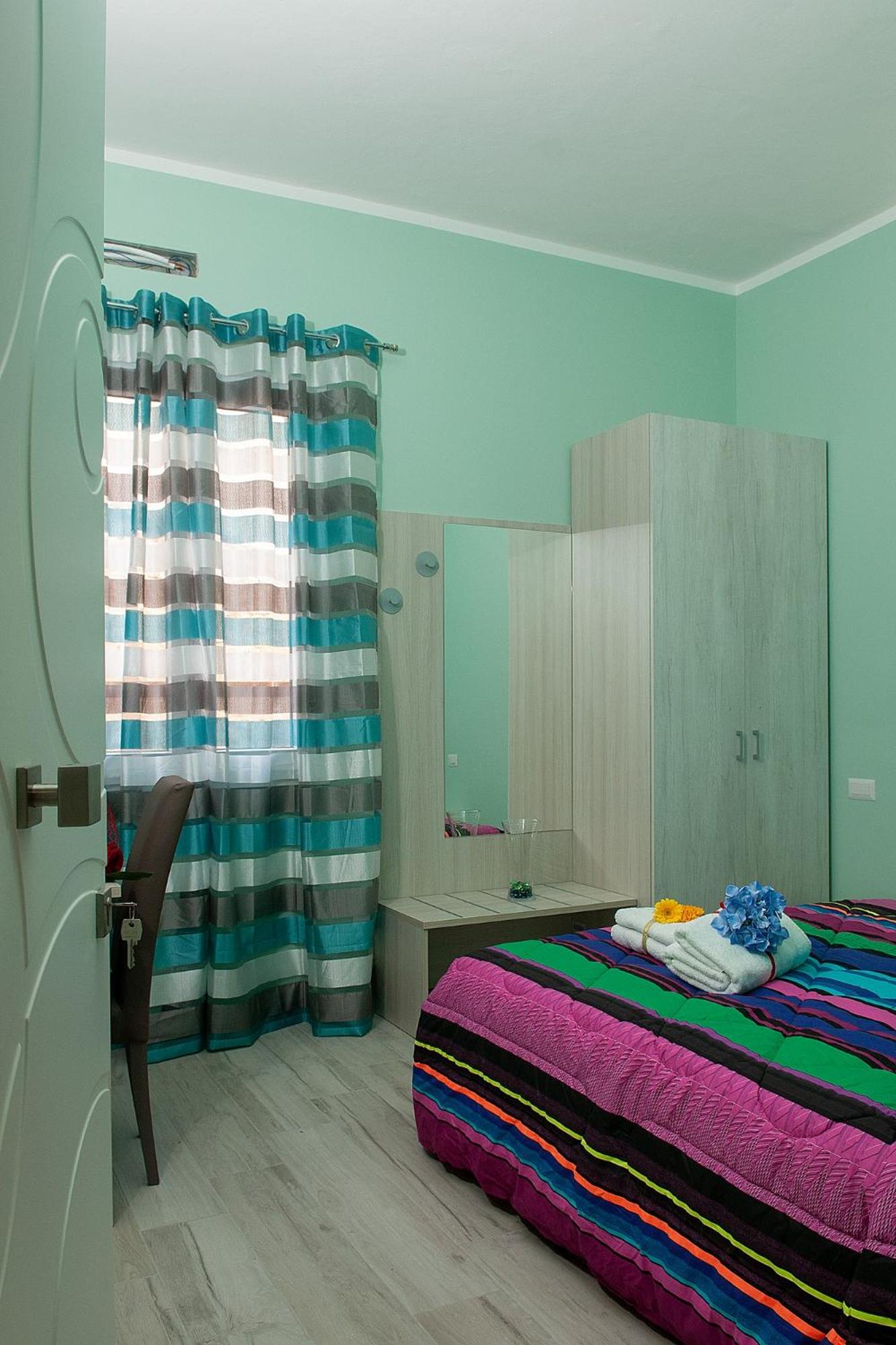 Double Room with Private Bathroom - Photo 4