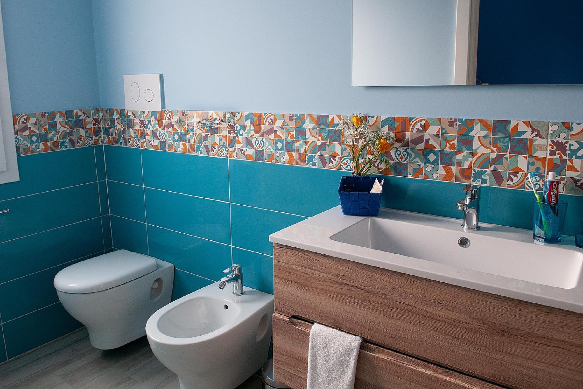 Quadruple Room with Private Bathroom - Photo 8