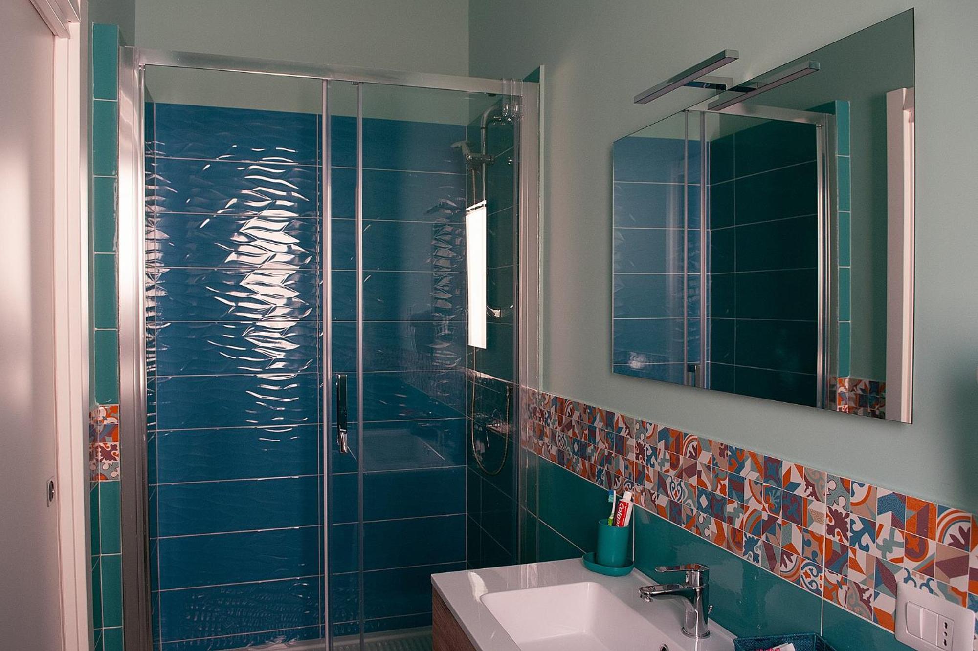Double Room with Private Bathroom - Photo 2