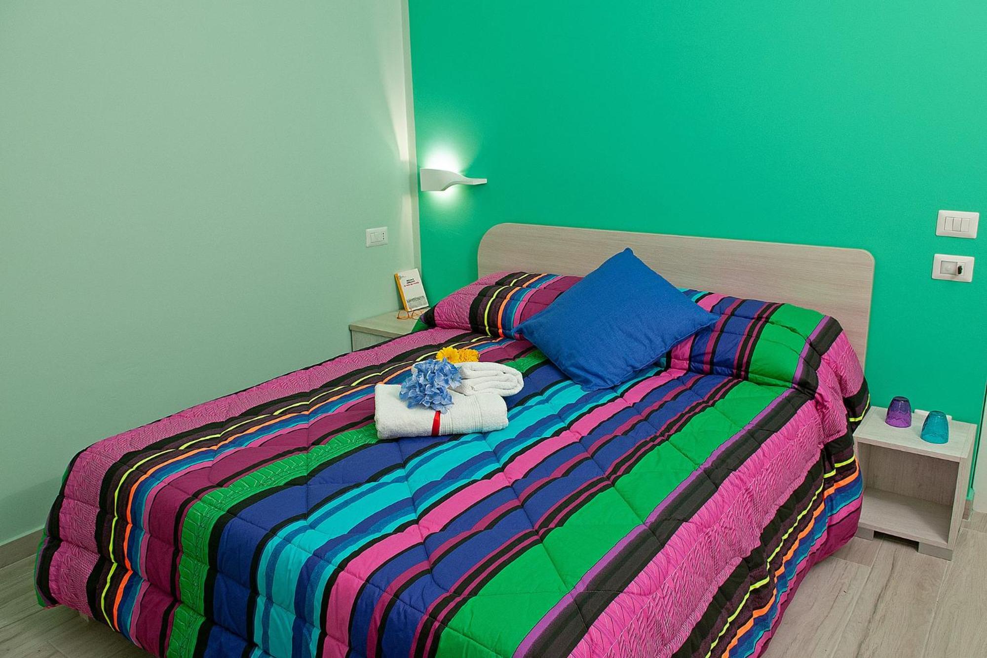 Double Room with Private Bathroom - Photo 1