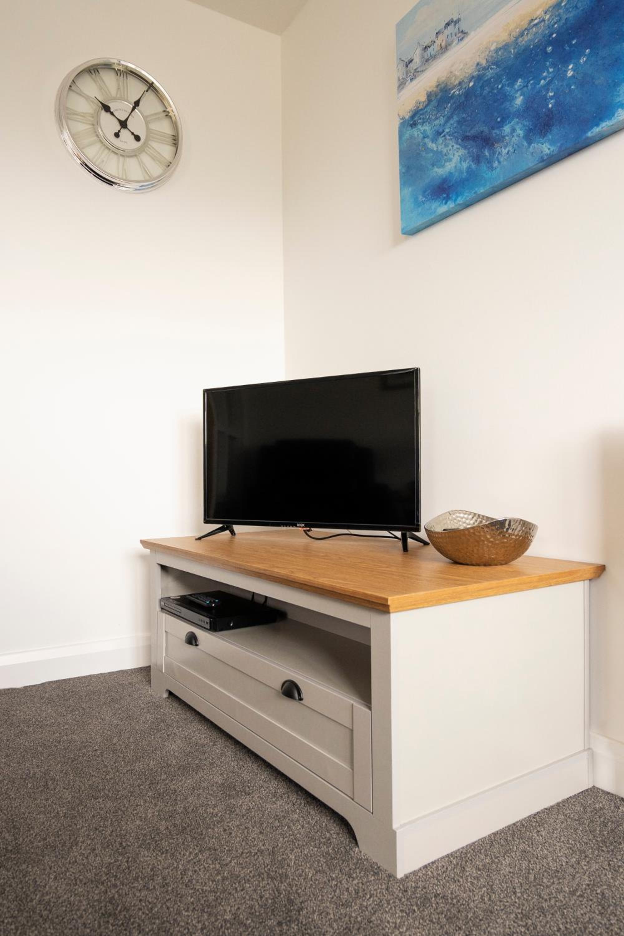 Two-Bedroom Apartment - Photo 18