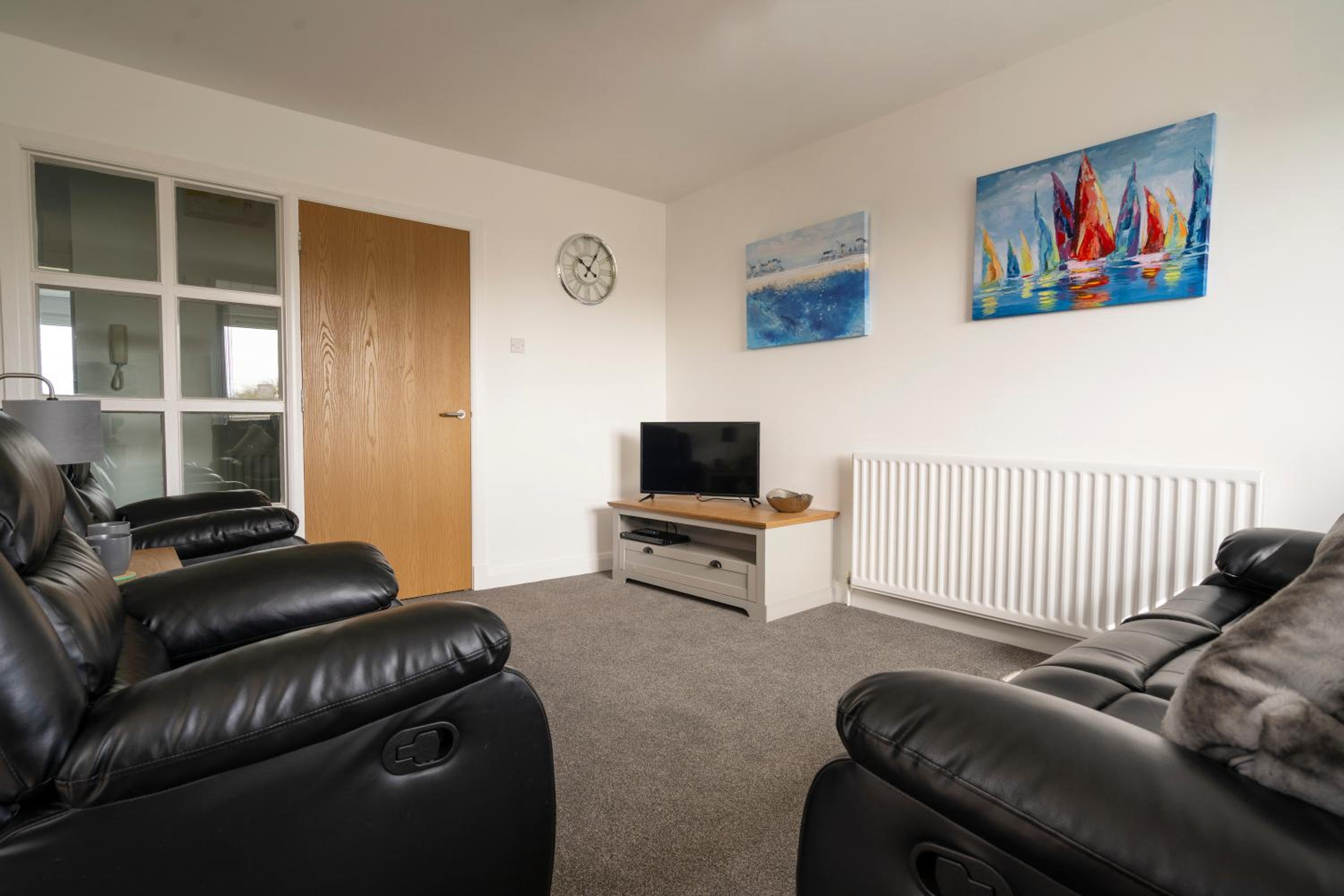 Two-Bedroom Apartment - Photo 25