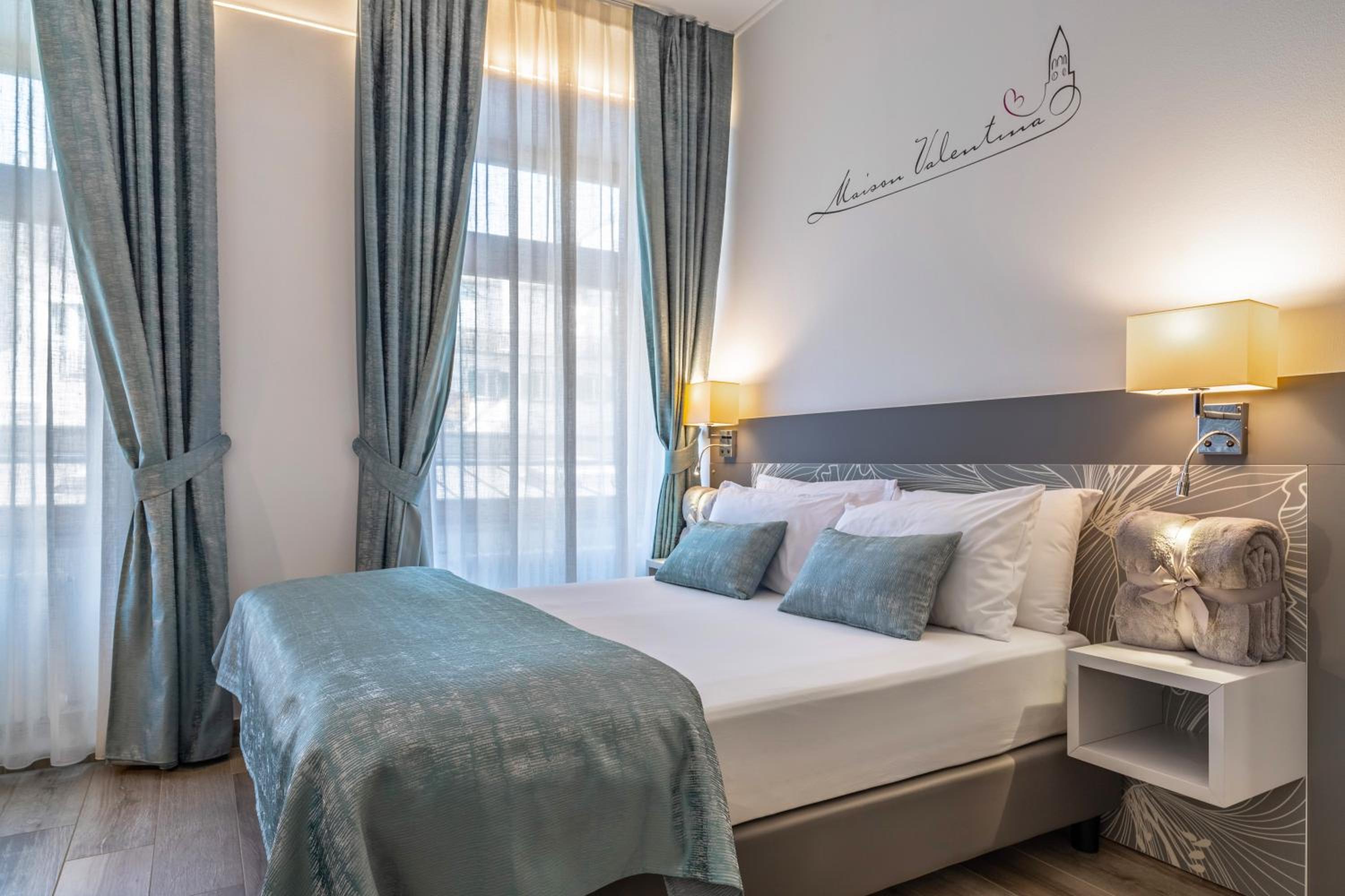 Deluxe Room - Photo 1