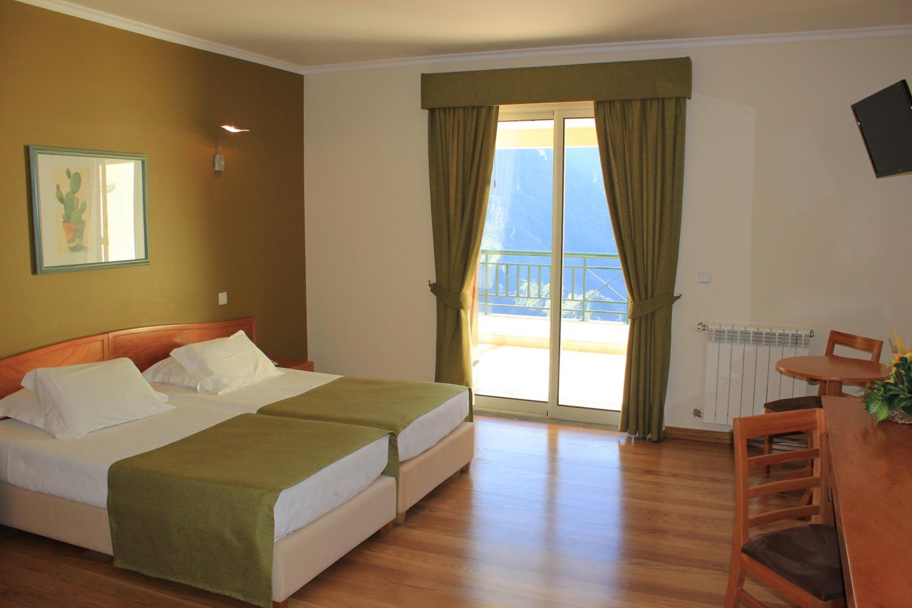 Suite with Terrace - Photo 5