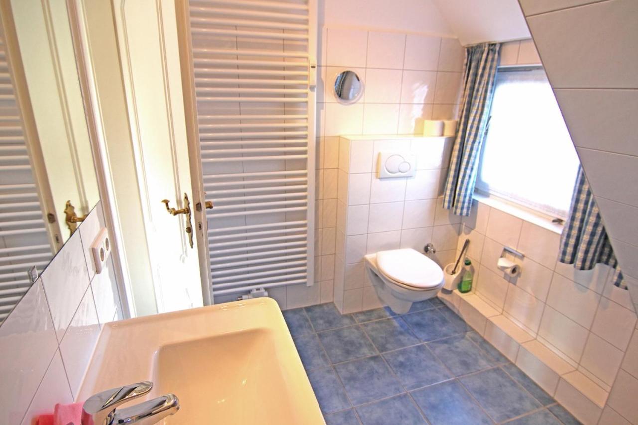 Apartment with Balcony - Photo 12