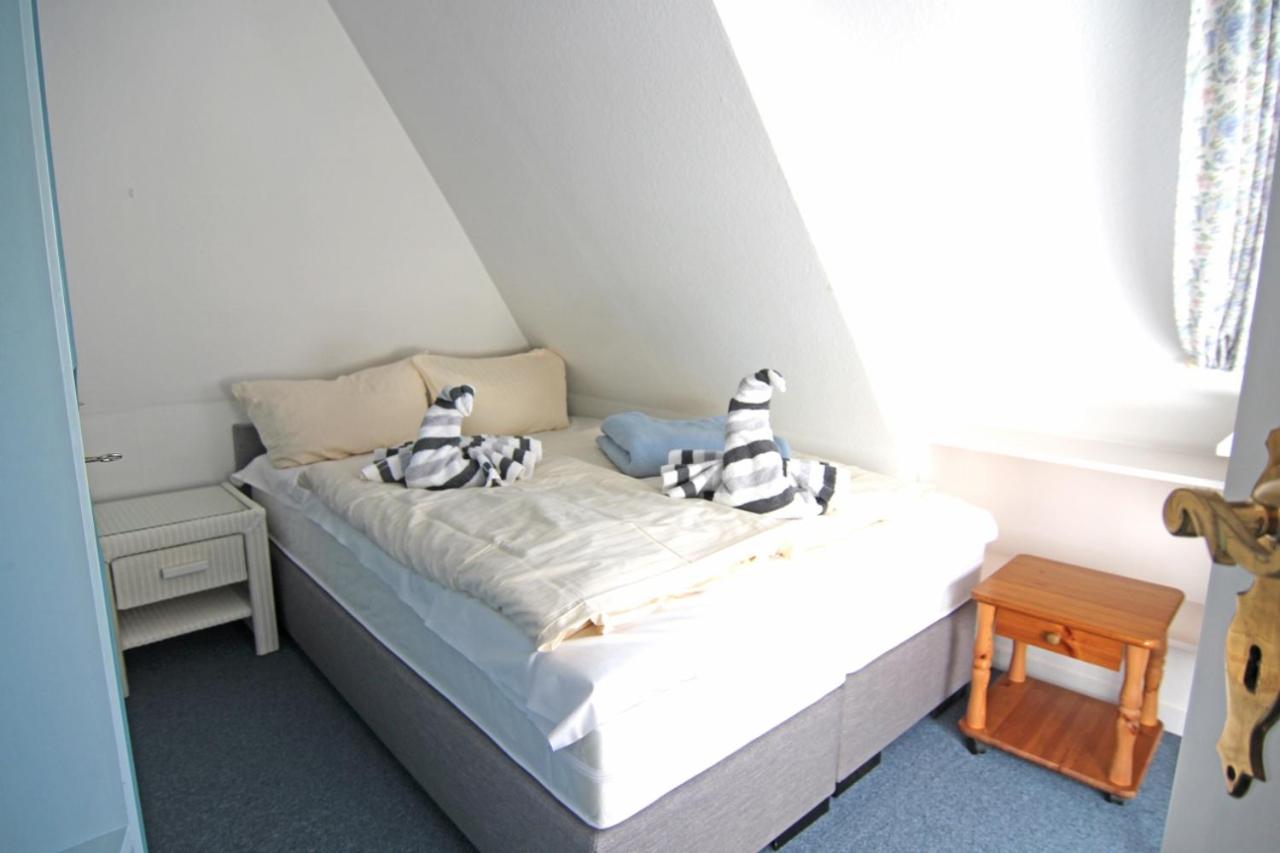 Apartment with Balcony - Photo 14