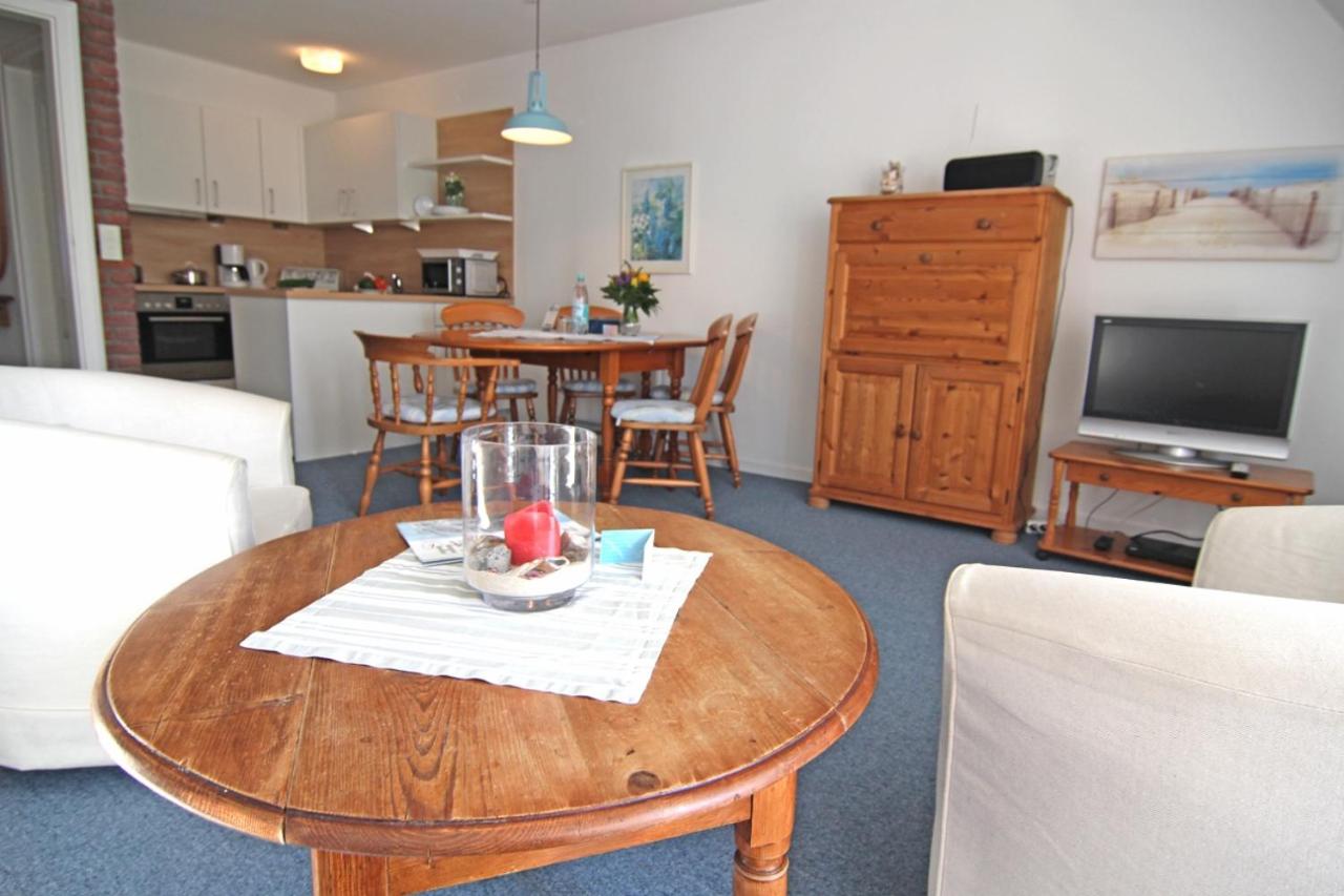 Apartment with Balcony - Photo 15