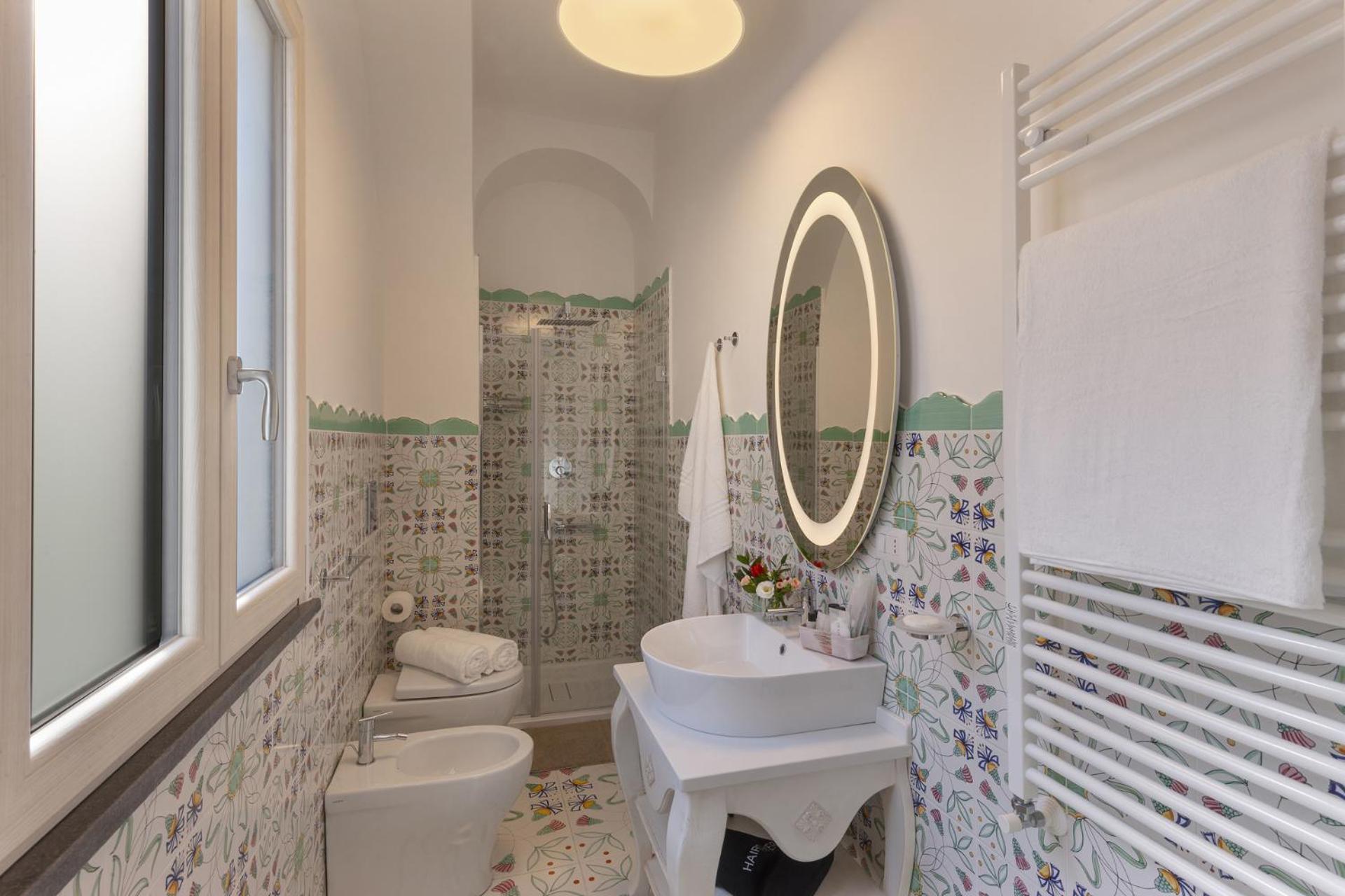 Family Room with Private Bathroom - Photo 6