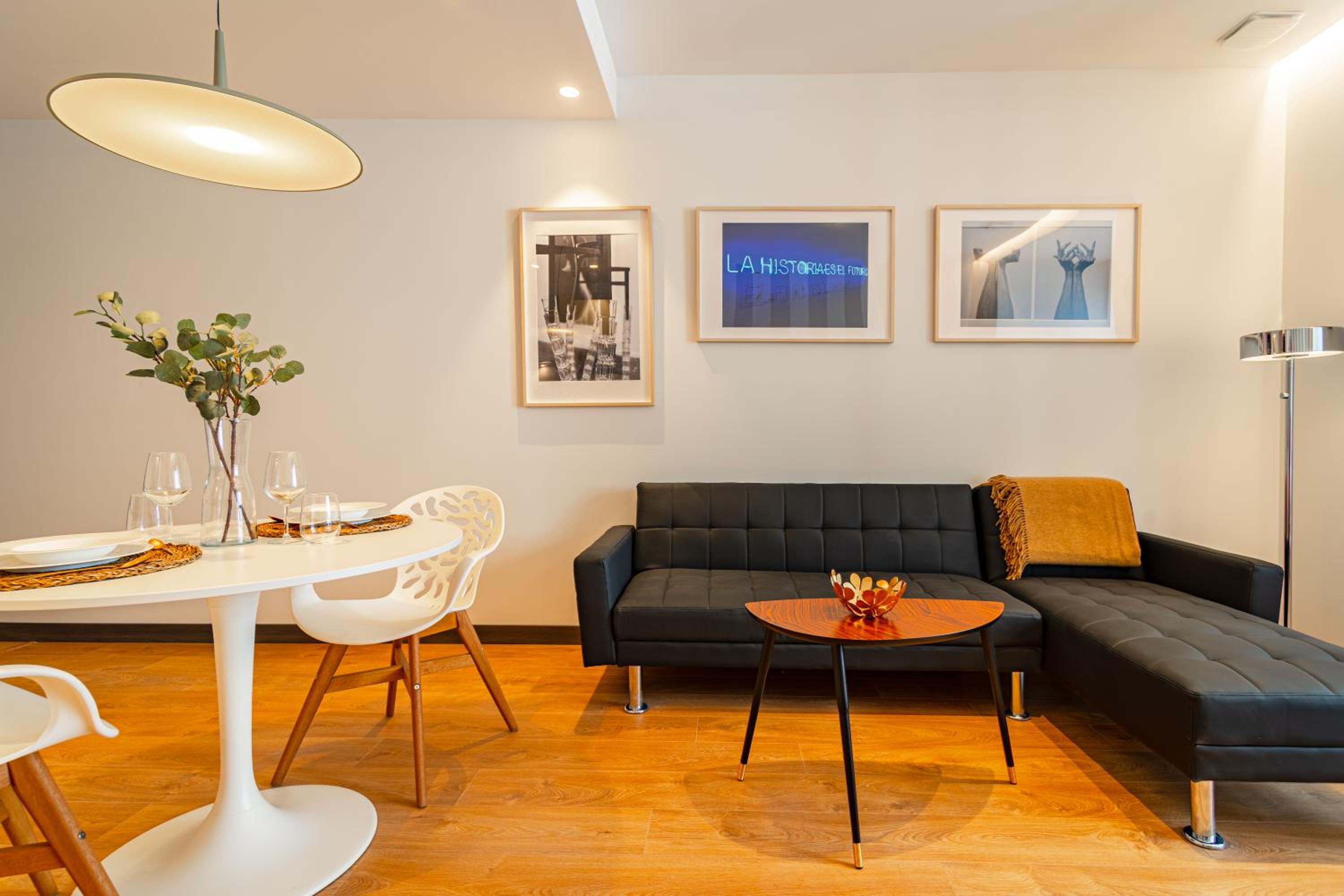 Three-Bedroom Apartment photo 2