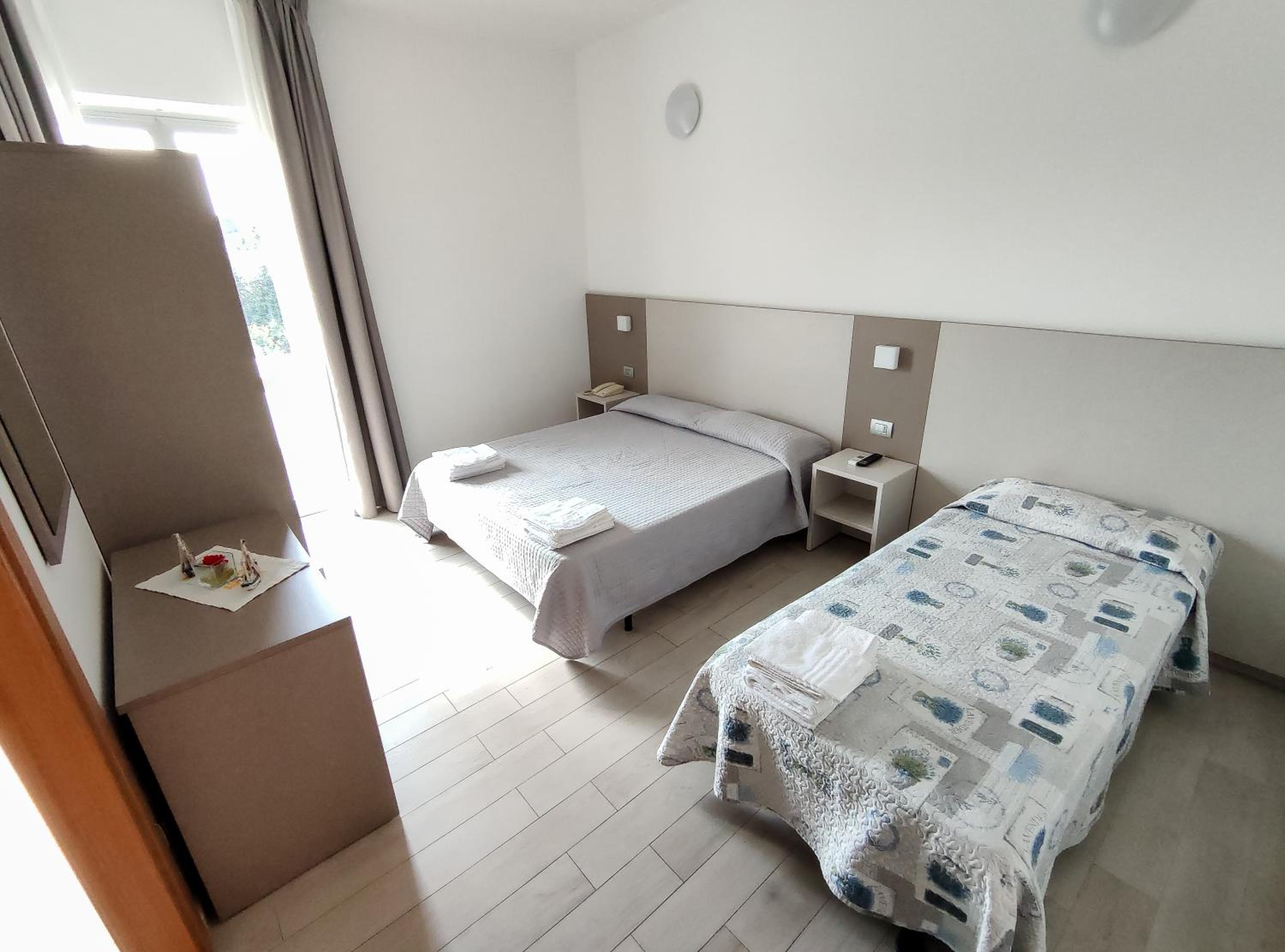 Triple Room photo 2