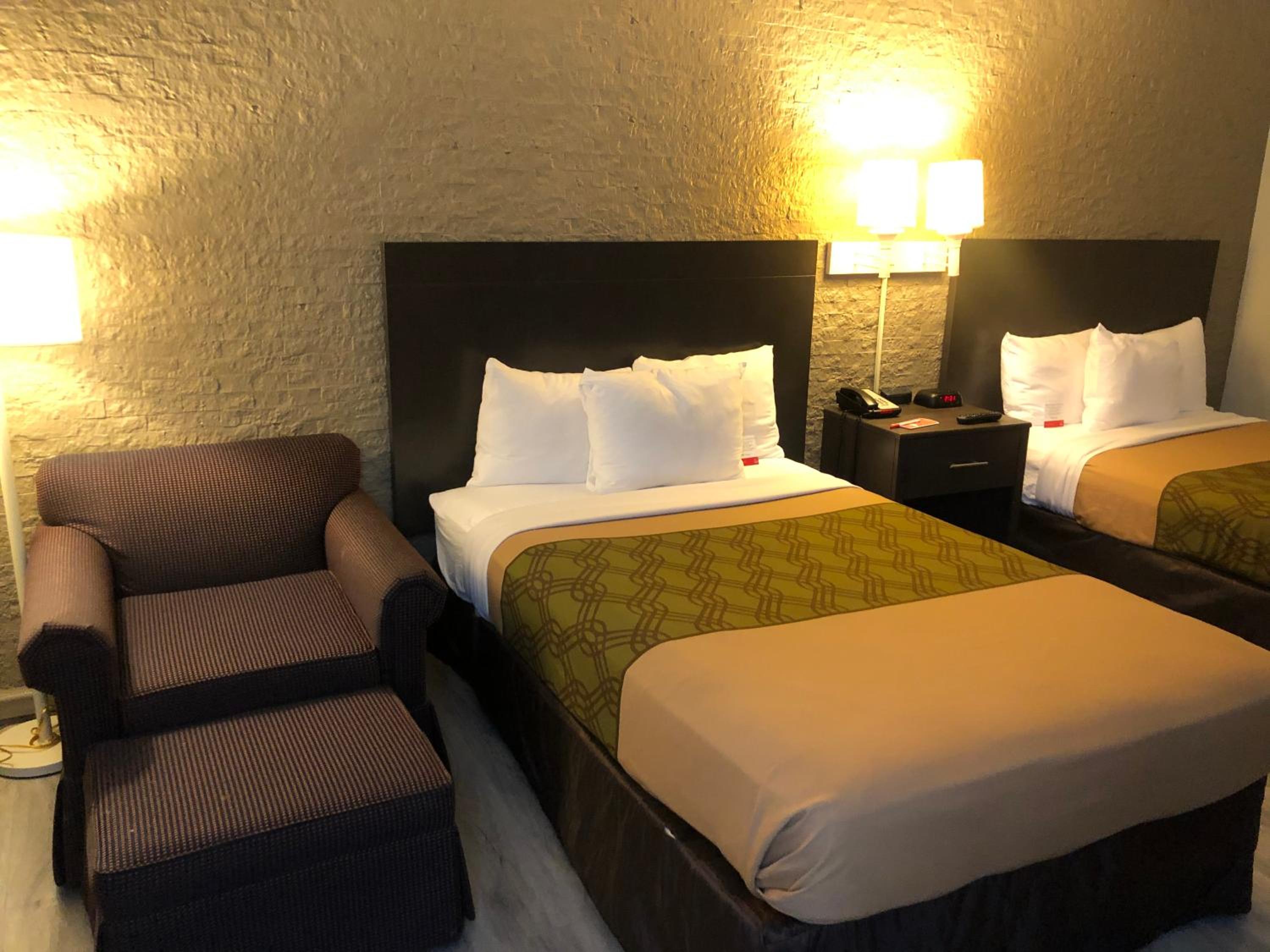 Family Double Room - Photo 8