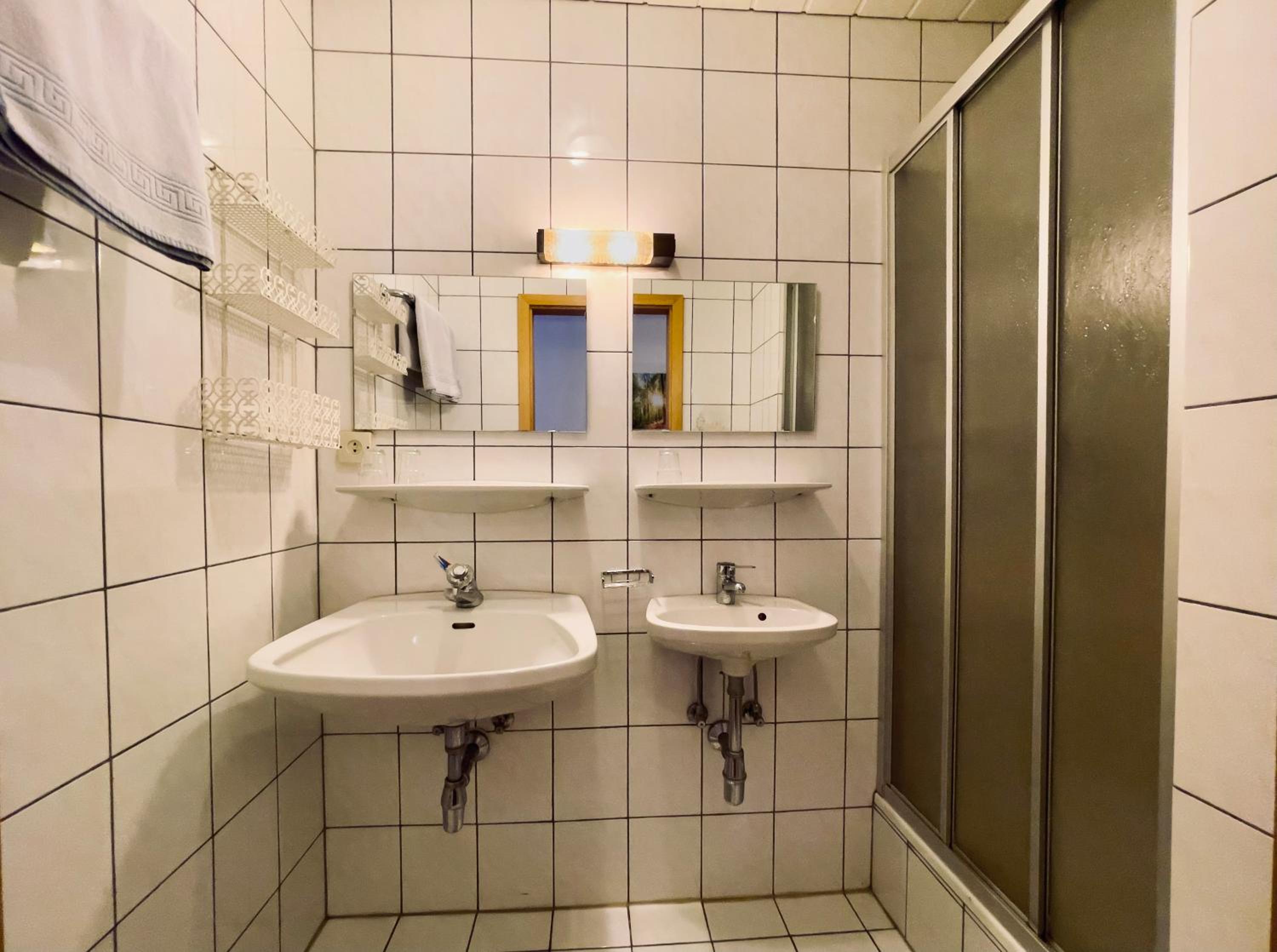 Double Room with Extra Bed photo 2