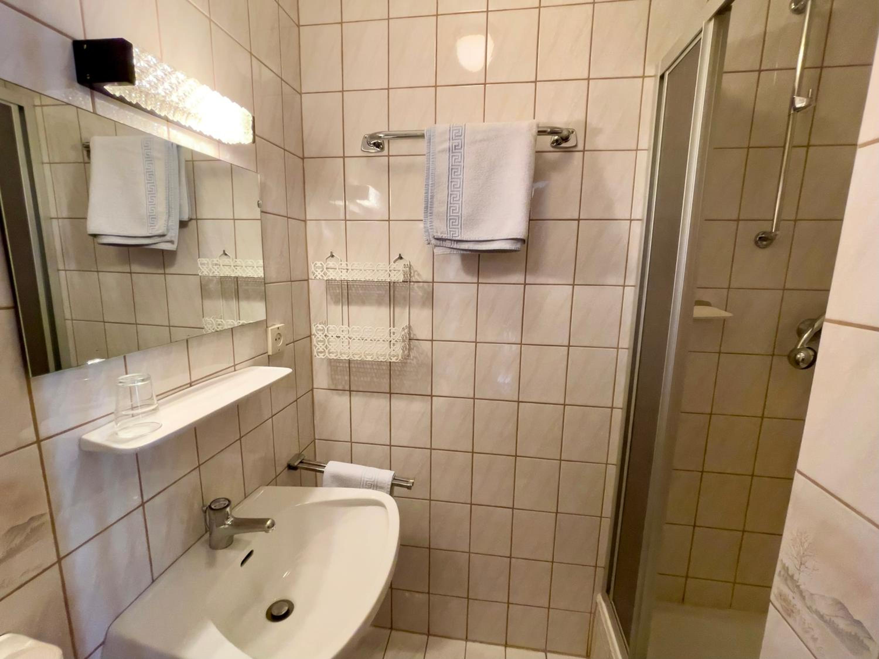 Single Room with Shower photo 3
