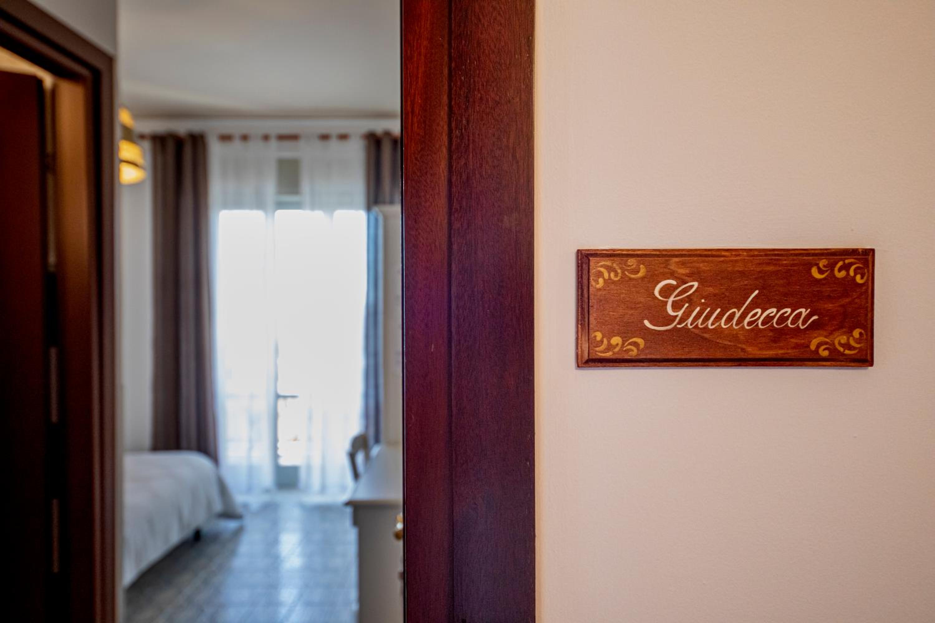 Double Room with Private Bathroom photo 3