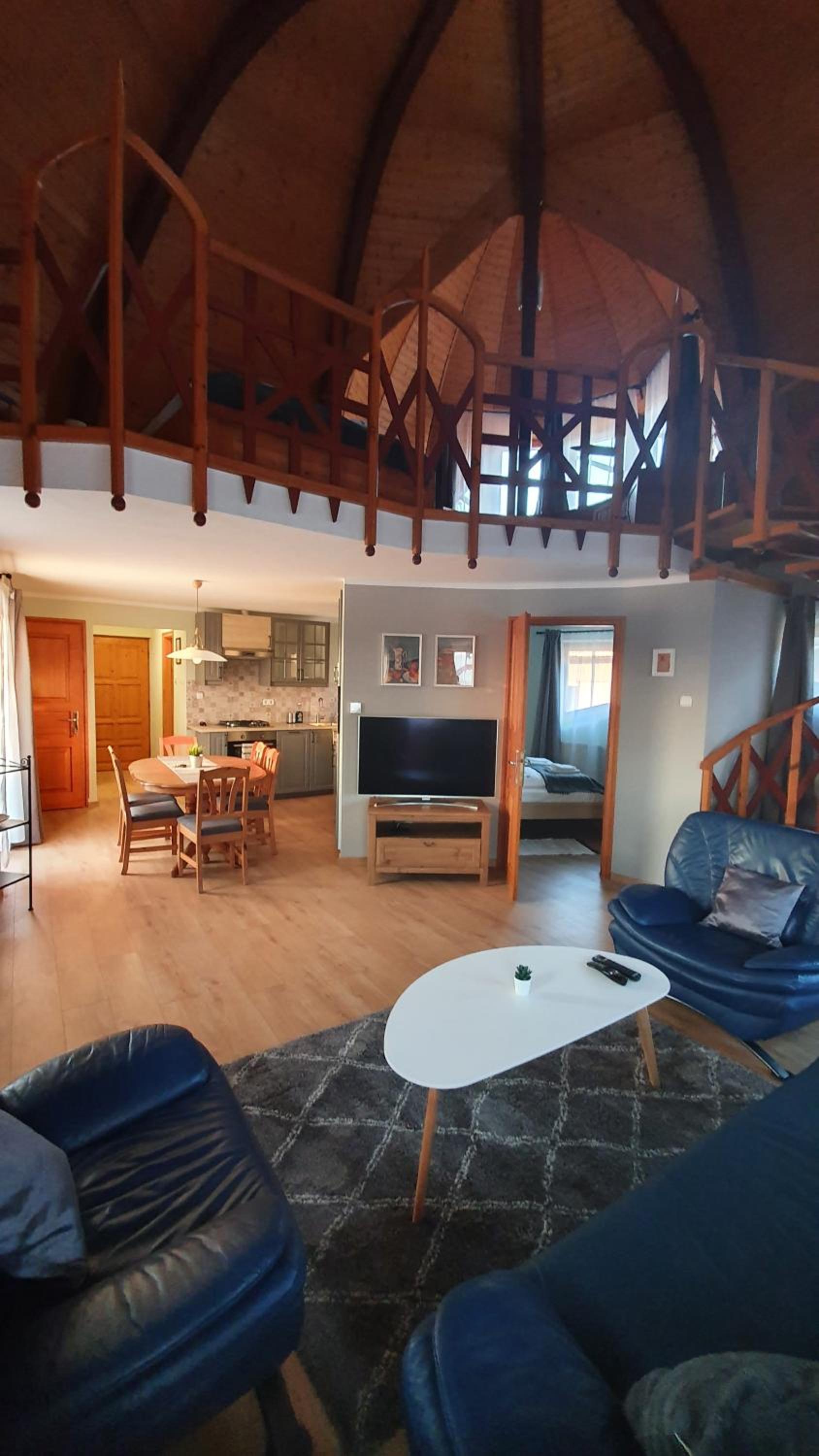 Apartment - Split Level - Photo 43