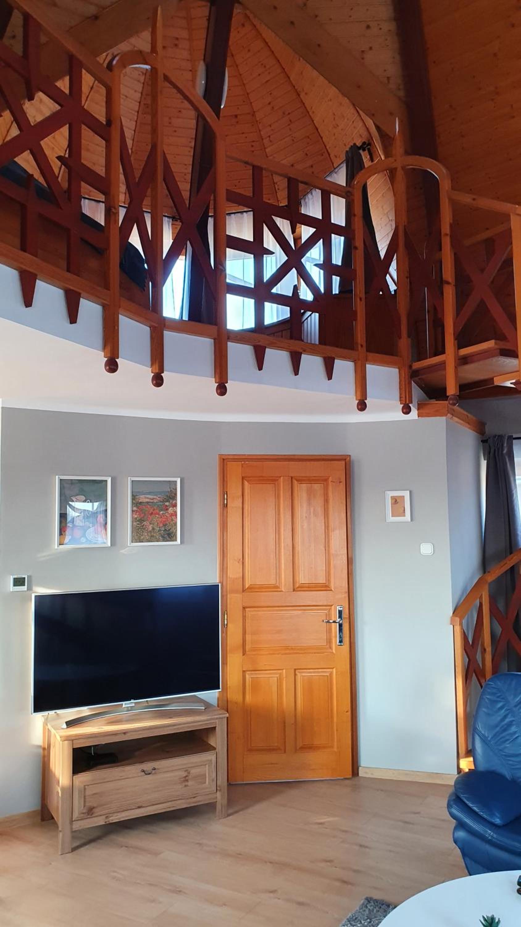 Apartment - Split Level - Photo 25