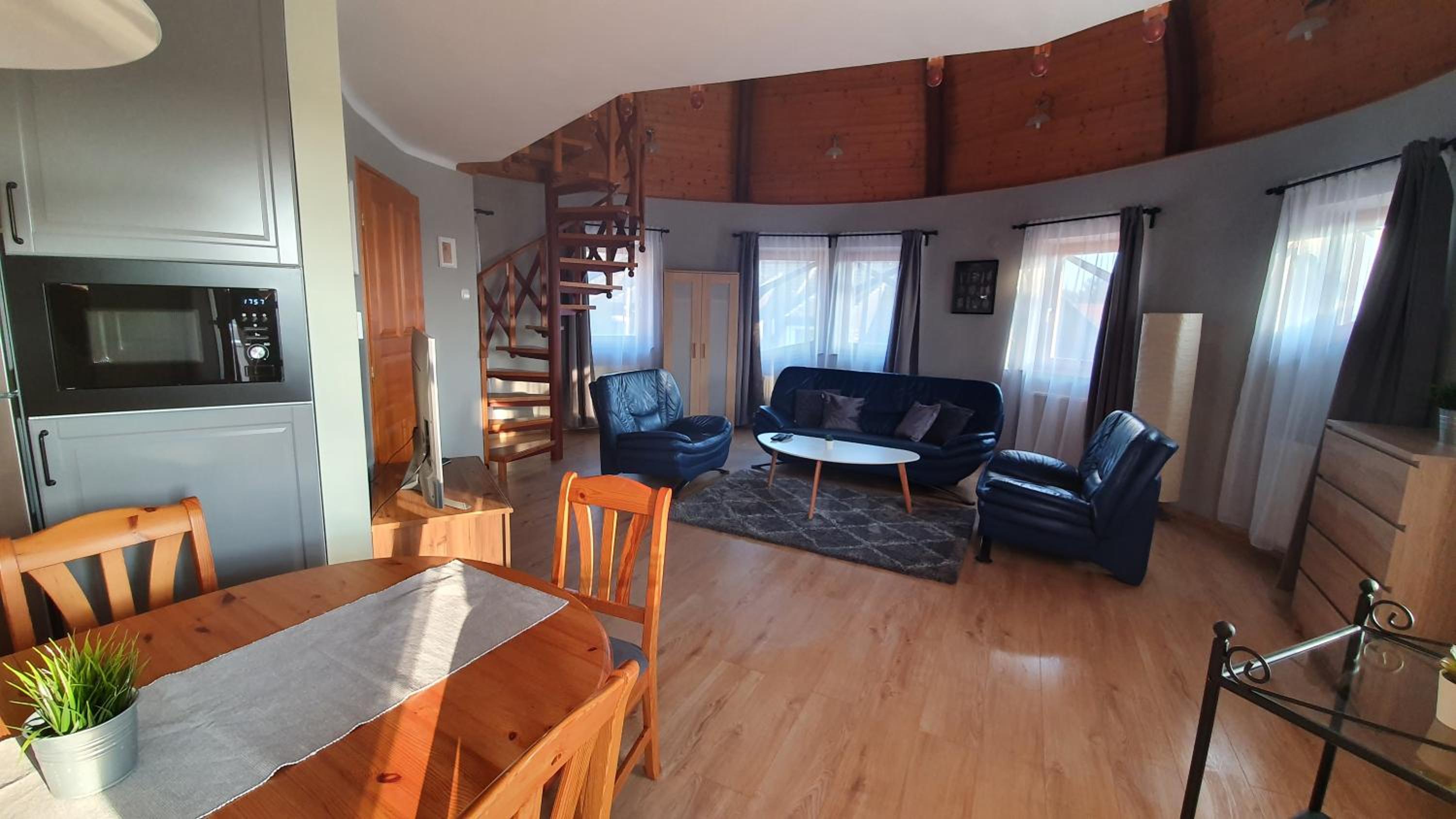 Apartment - Split Level - Photo 42
