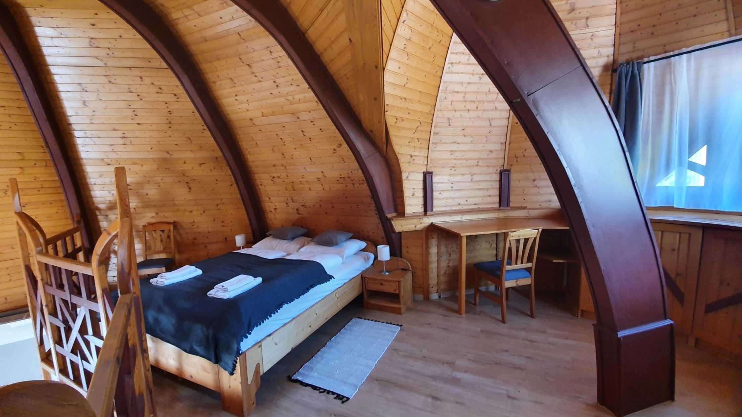 Apartment - Split Level - Photo 4