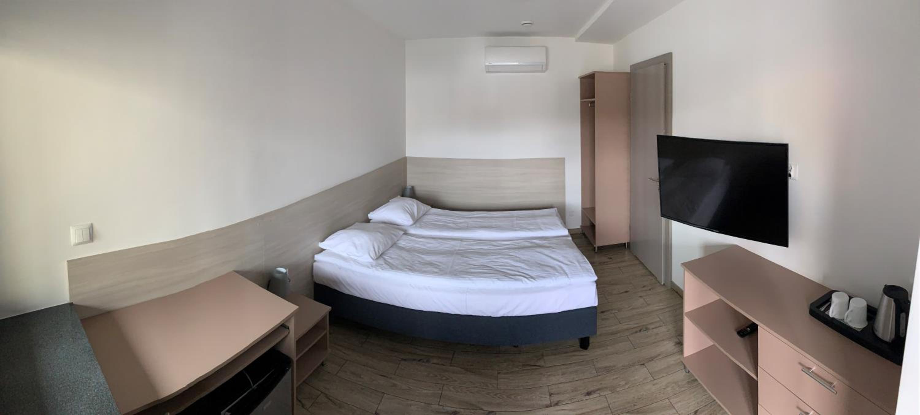 Double Room with Private Bathroom photo 2